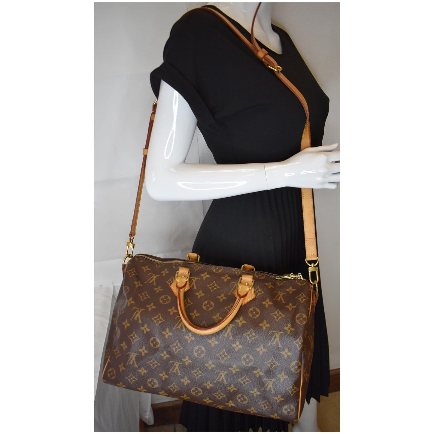 Louis Speedy Bandouliere Shoulder Bag Canvas Monogram Brown 1