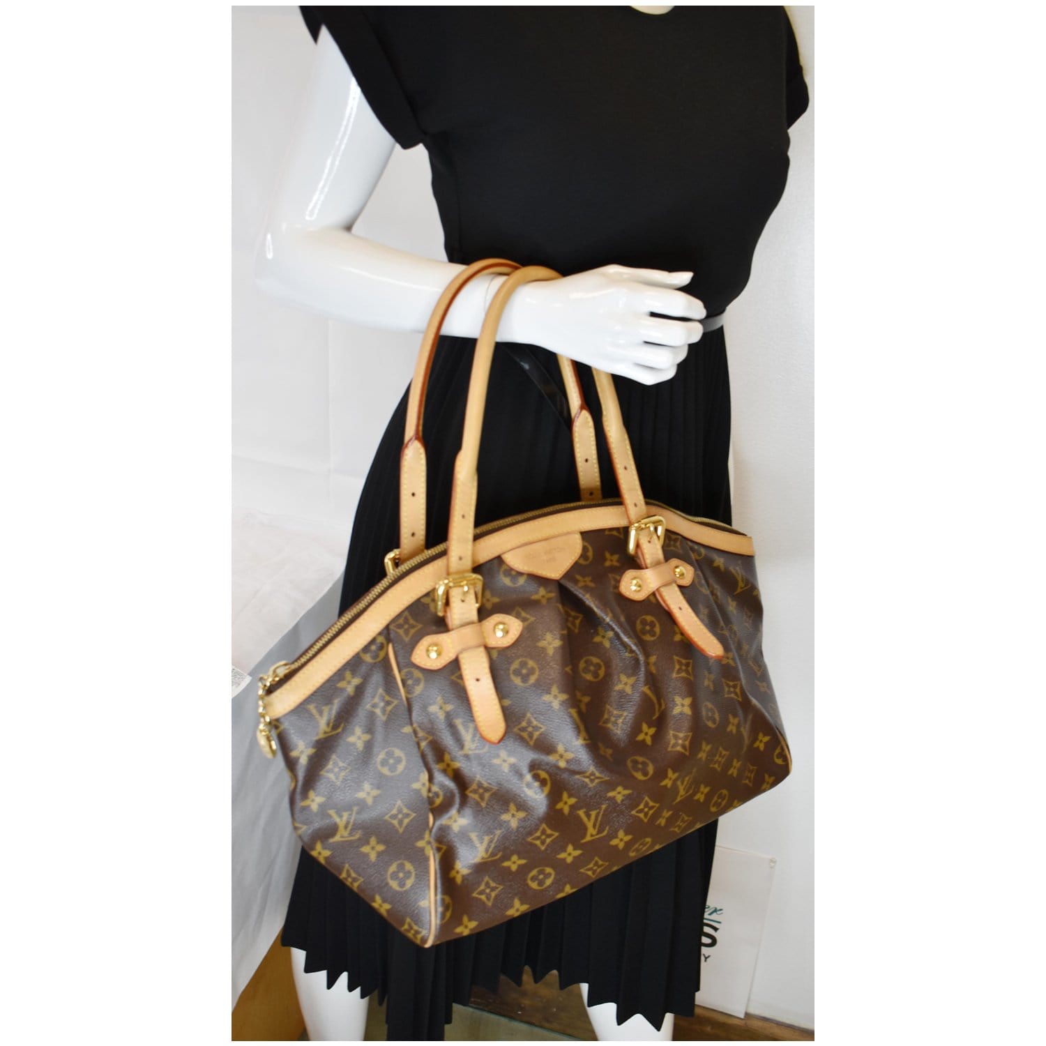 Louis Tivoli Gm Shoulder Bag Canvas Monogram Brown 8