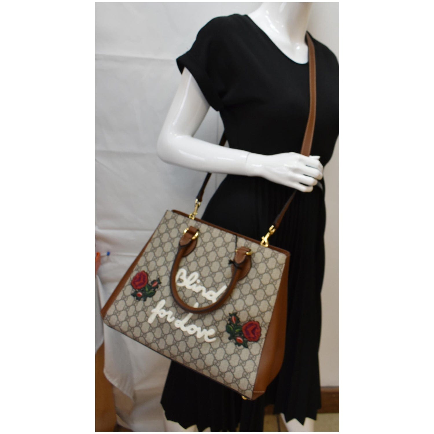 Gucci Blind For Love Supreme Top Handle Crossbody Canvas Brown Crossbody Bag