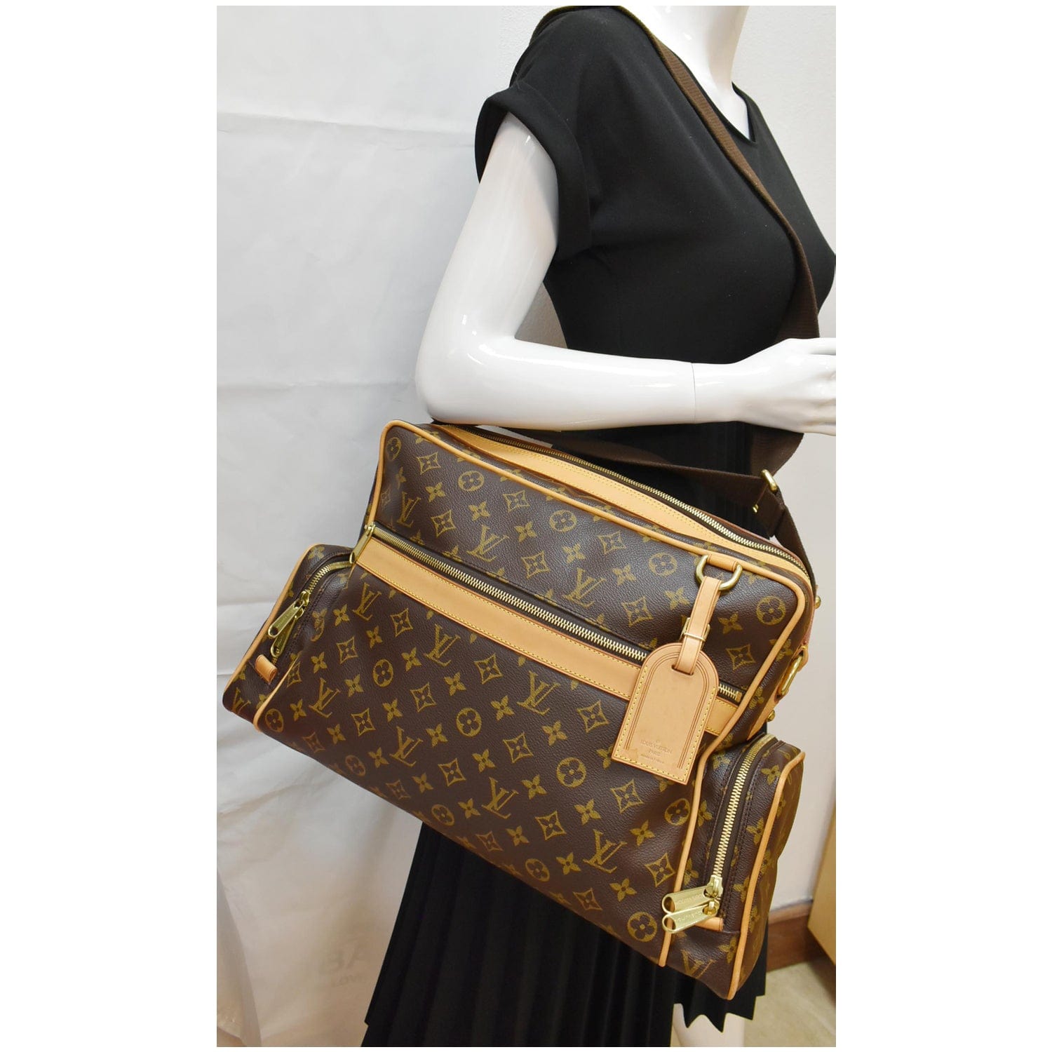Louis Sac Squash Shoulder Bag Canvas Monogram