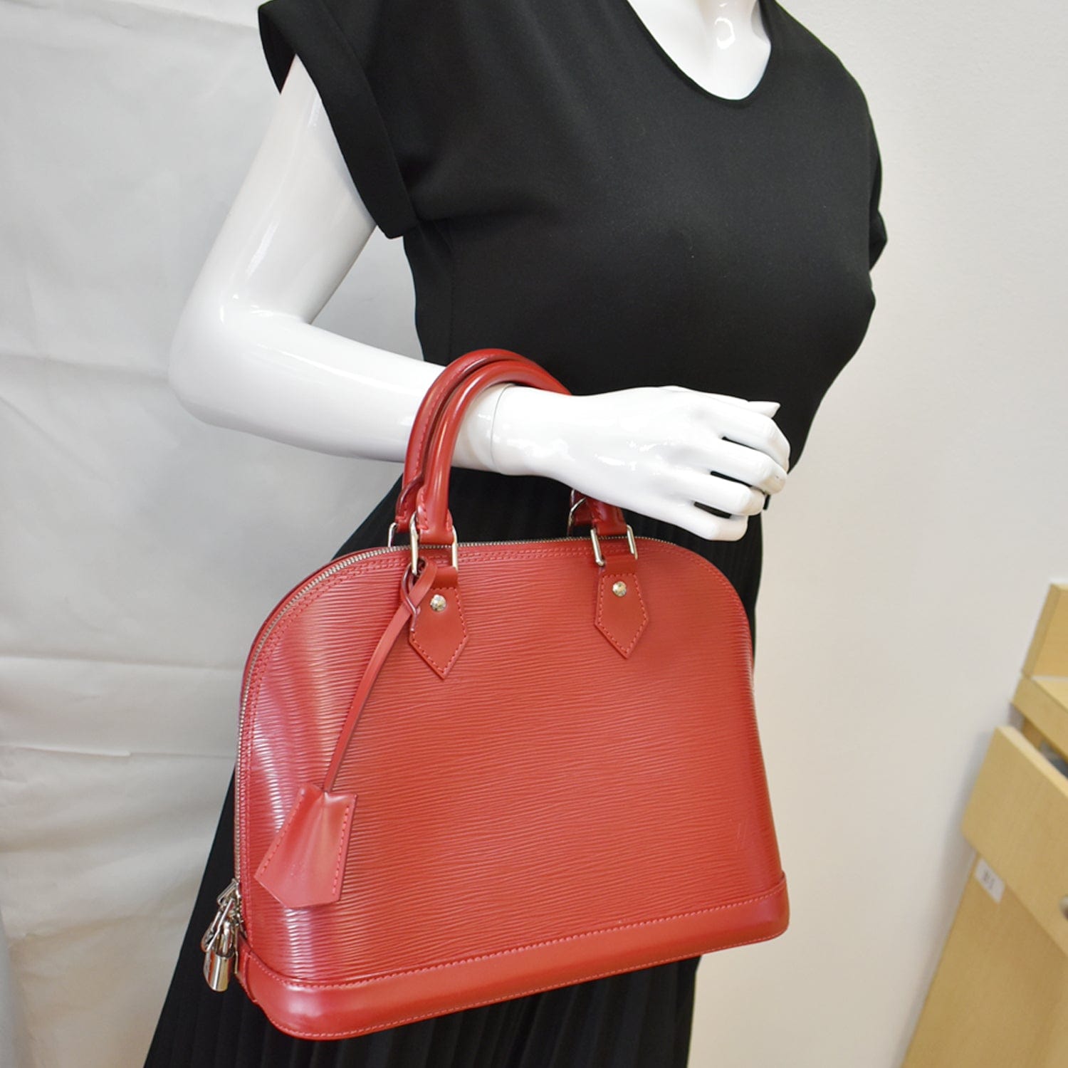 Louis Alma Pm Epi Satchel Bag Leather Red Travel Bag