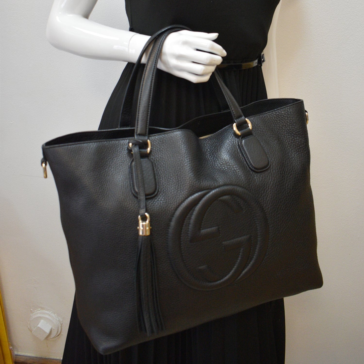 Gucci Soho Tassel Pebbled Tote Bag Sold Leather Black