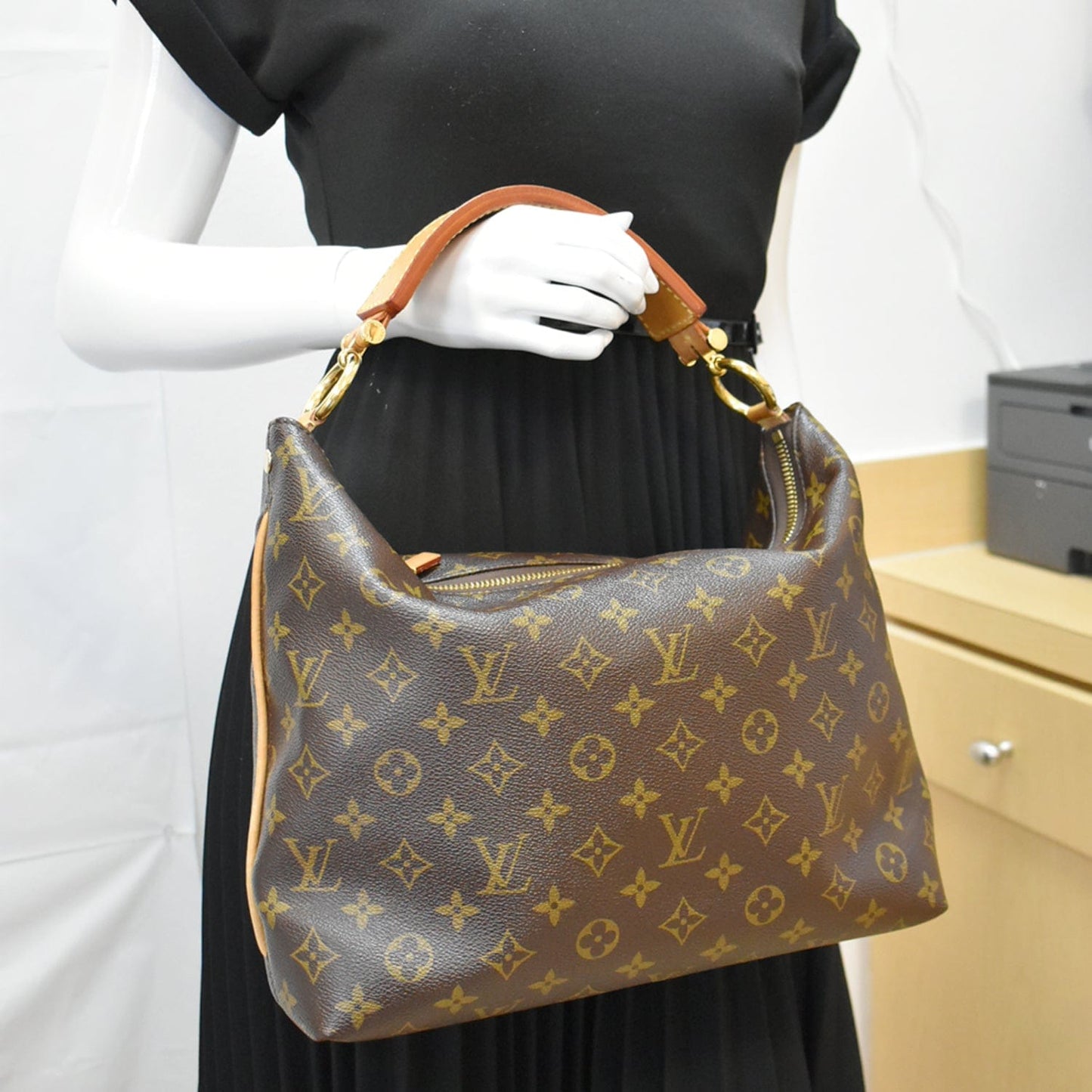 Louis Sully Pm Shoulder Bag Canvas Monogram Brown 4