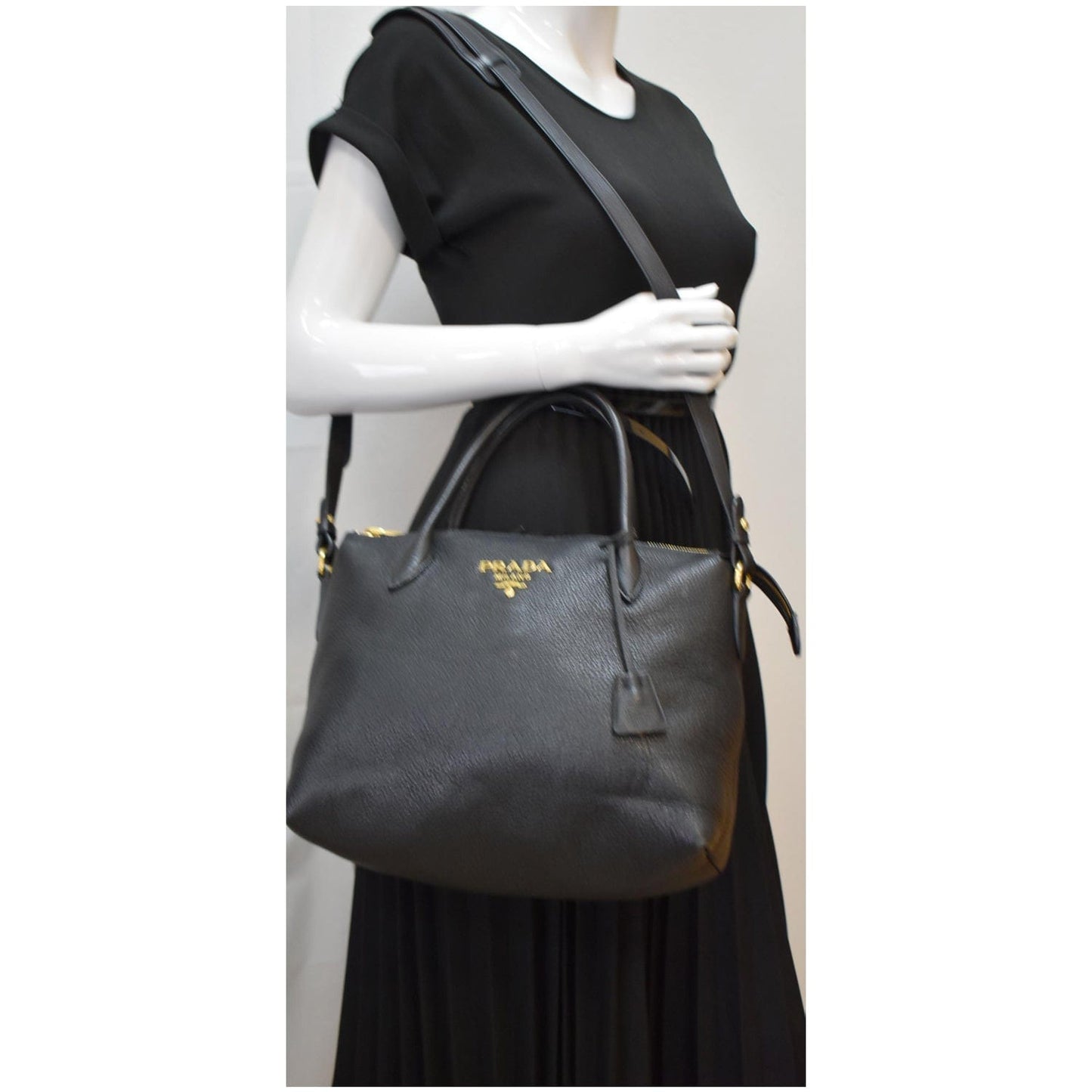 Prada Vitello Phenix Shoulder Bag Leather Black