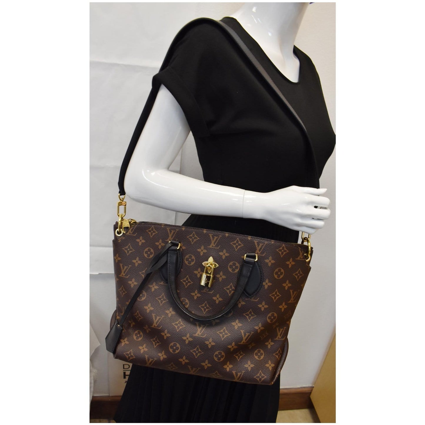 Louis Flower Zipped Mm Tote Bag Noir Canvas Monogram