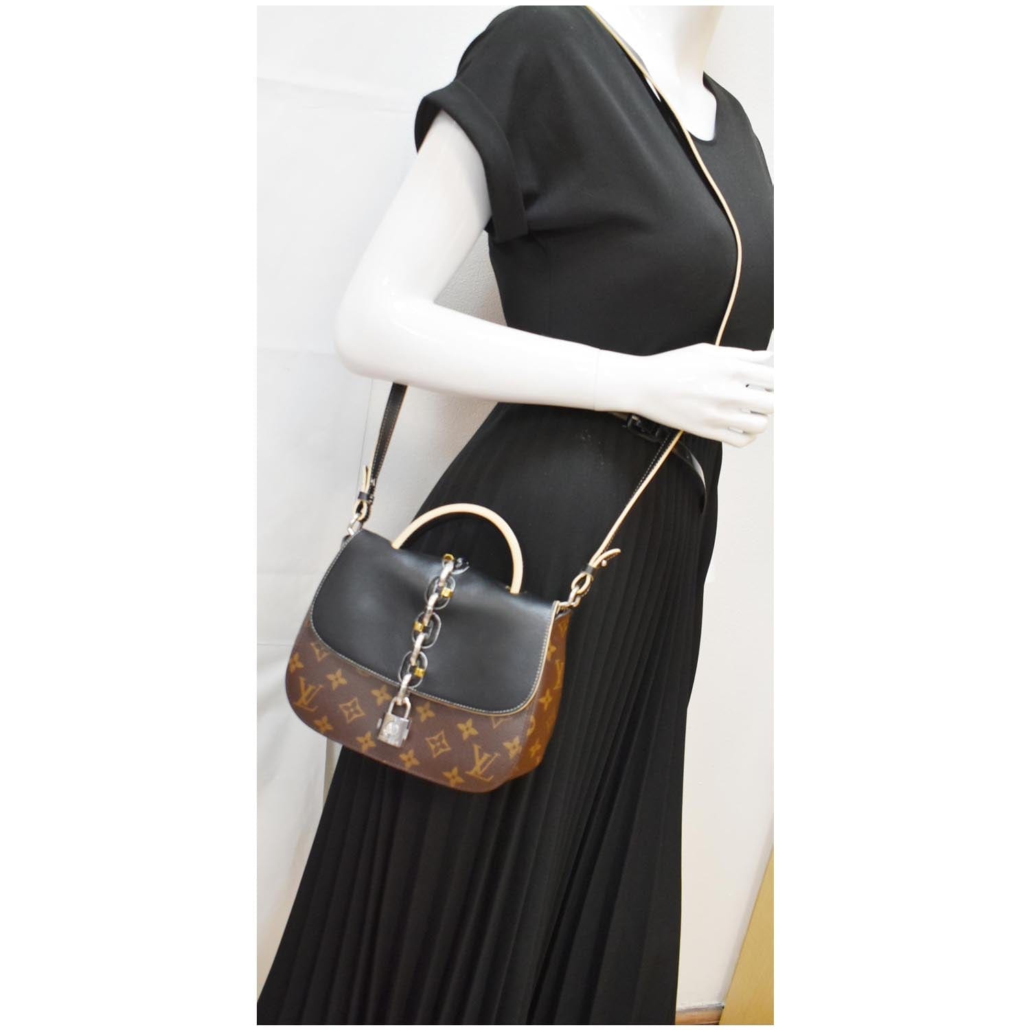 Louis Chain It Shoulder Bag Canvas Monogram