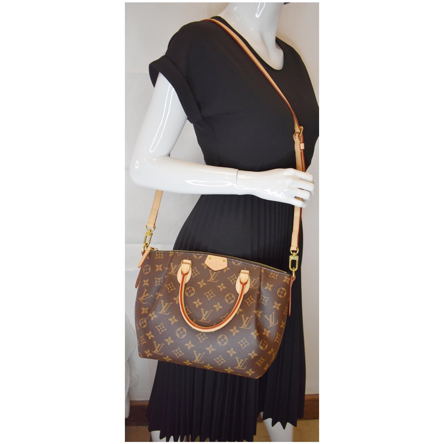 Louis Turenne Pm Shoulder Bag Canvas Monogram Brown 2