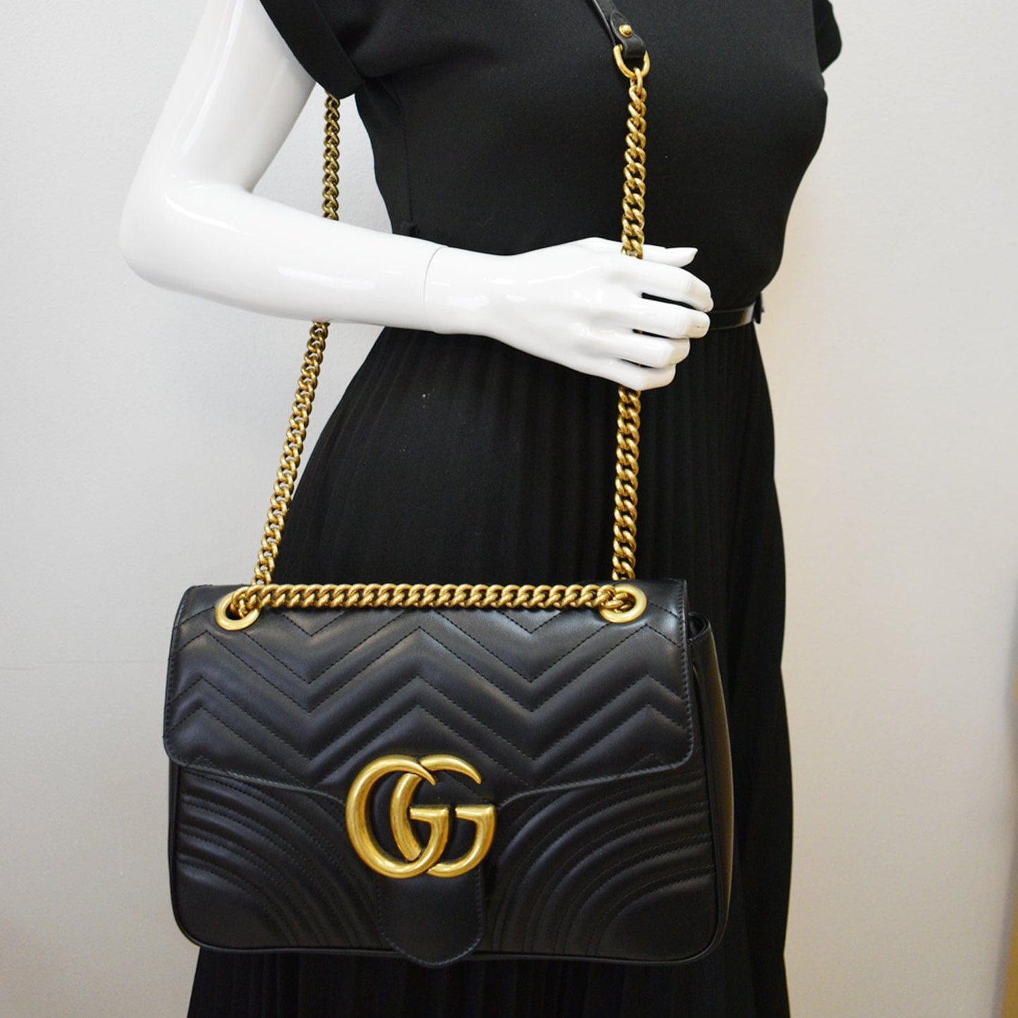Gucci Marmont Shoulder Bag Matelasse Black