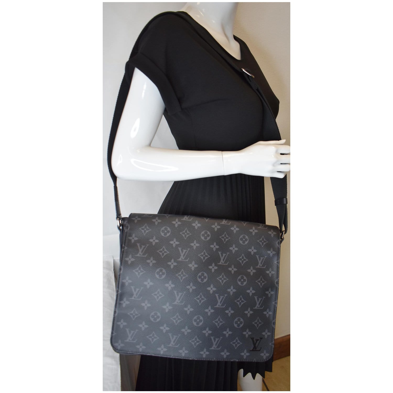 Louis District Pm Eclipse Messenger Bag Monogram Black Crossbody Bag