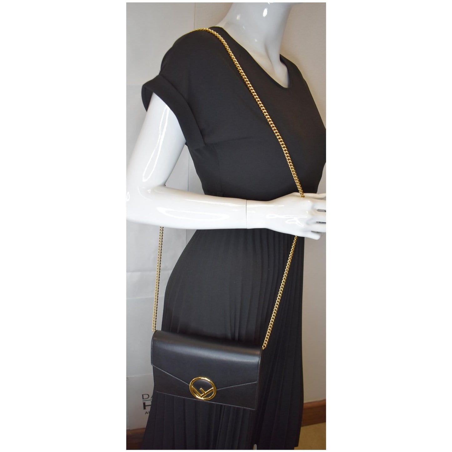 Fendi Vitello Is Envelope Wallet On Crossbody Bag Leather Black