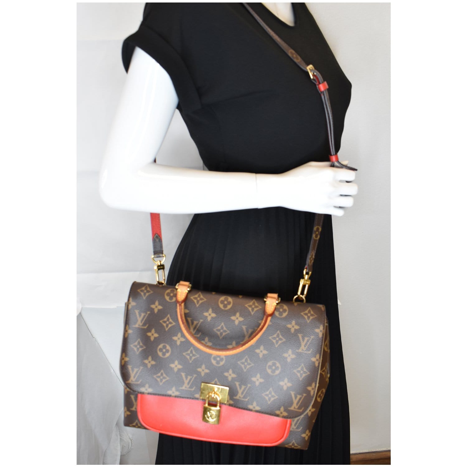 Louis Marignan Messenger Shoulder Bag Coquelicot Last Canvas Monogram