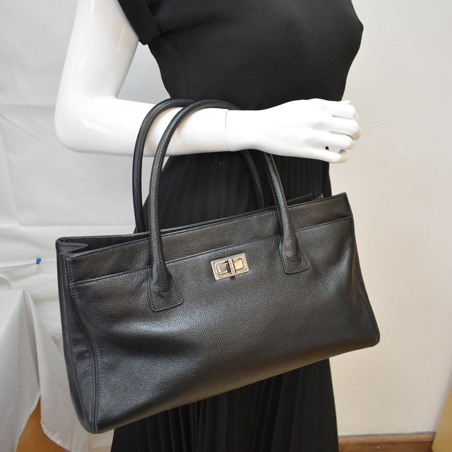 Chanel Reissue Cerf Executive East West Tote Bag Leather Black