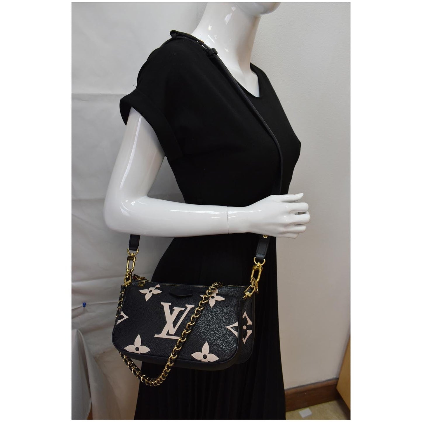 Louis Multi Pochette Empreinte Accessories Bag Bicolor Leather Shoulder Bag