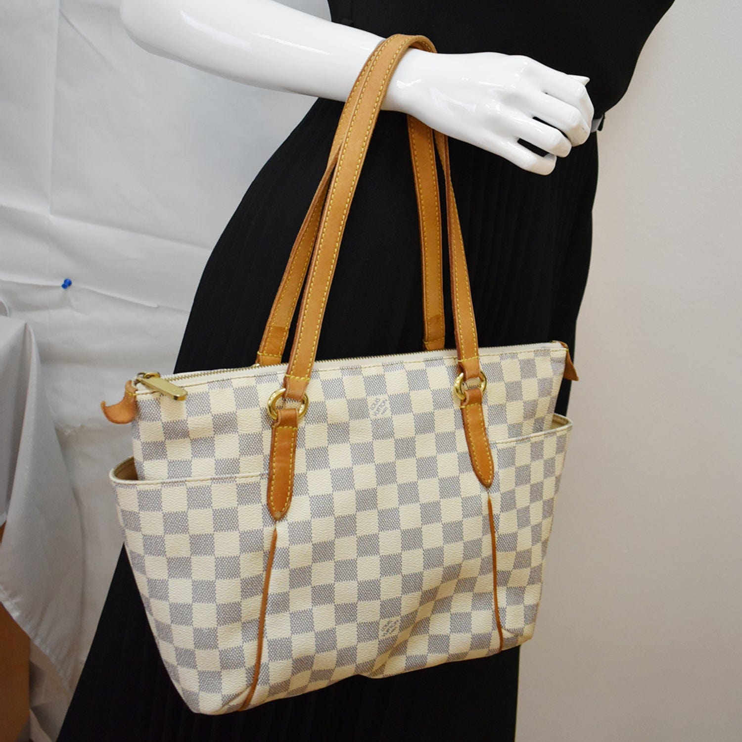 Louis Totally Pm Damier Azur Shoulder Bag White