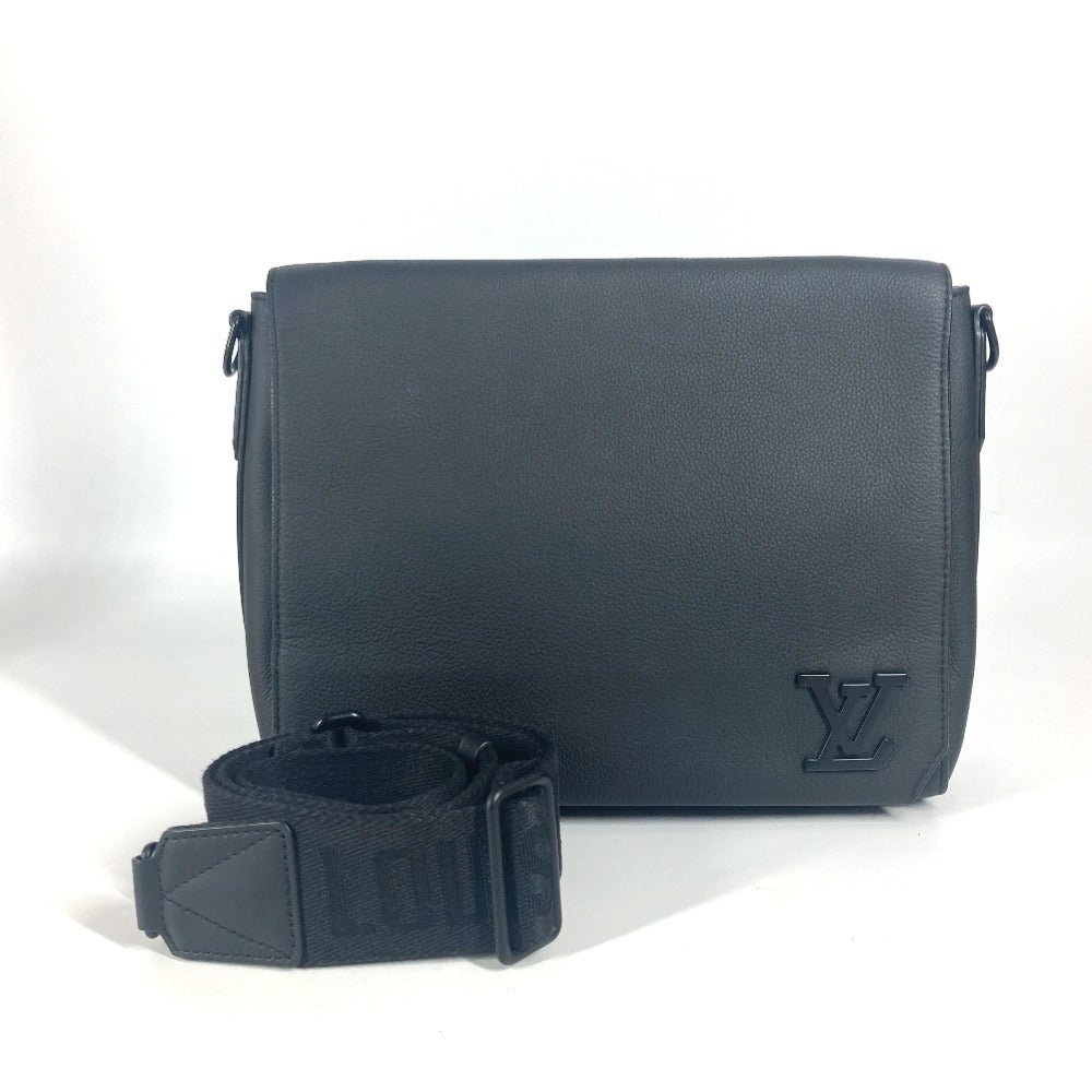 Louis Vuitton M57080 grain Aerogram takeoff messenger Leather Black Crossbody Bag