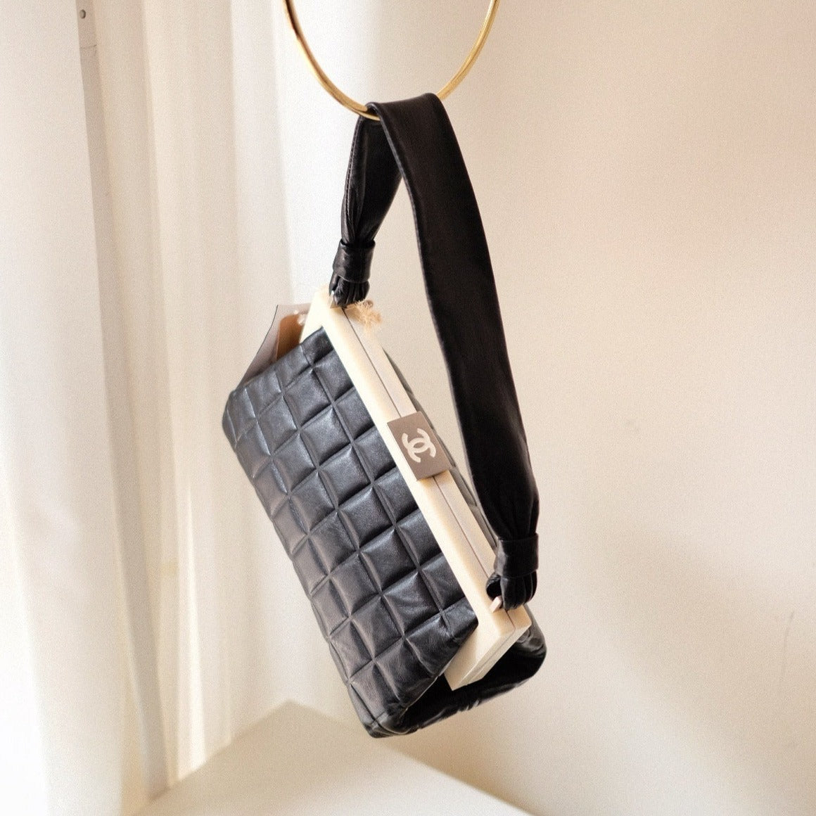 Chanel   CC mask plate metal clasp top bag