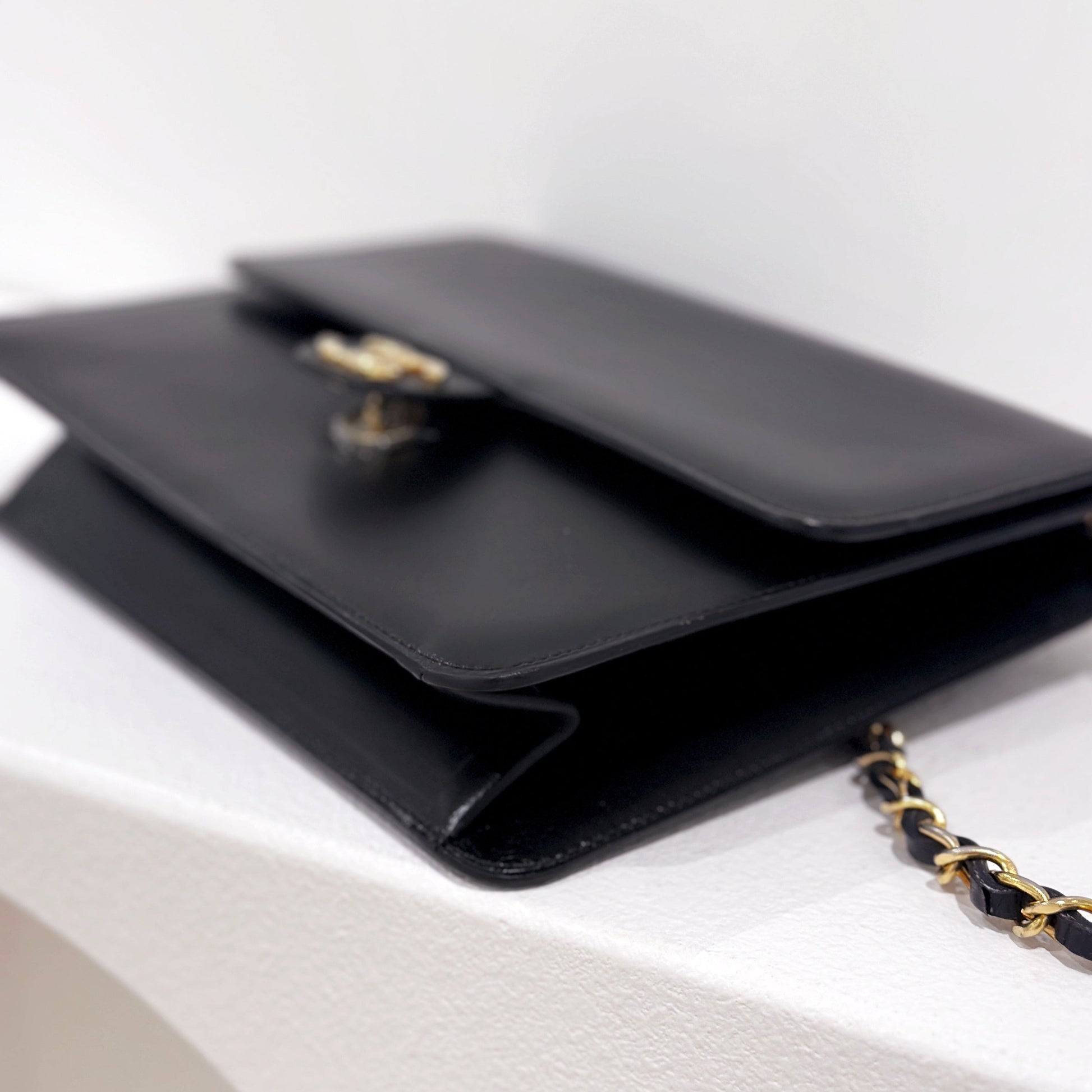 Chanel   box chain bag