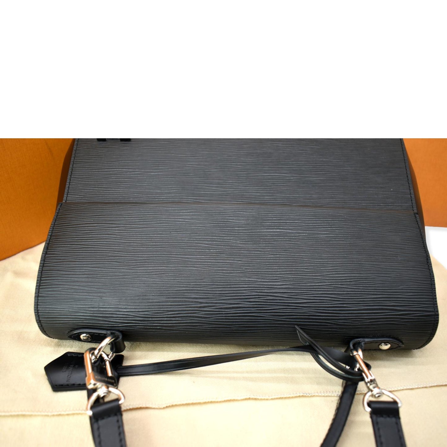 Louis Cluny Mm Epi Shoulder Bag Hot Leather Black