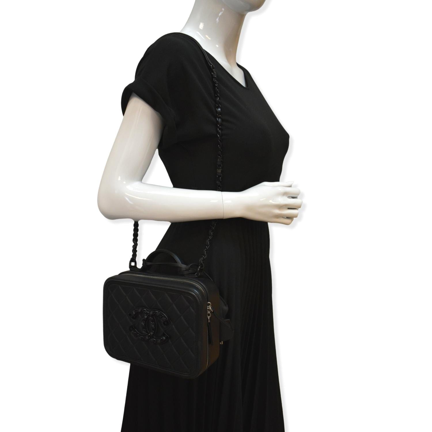 Chanel Incognito CC Filigree Vanity So Lambskin Black Travel Bag