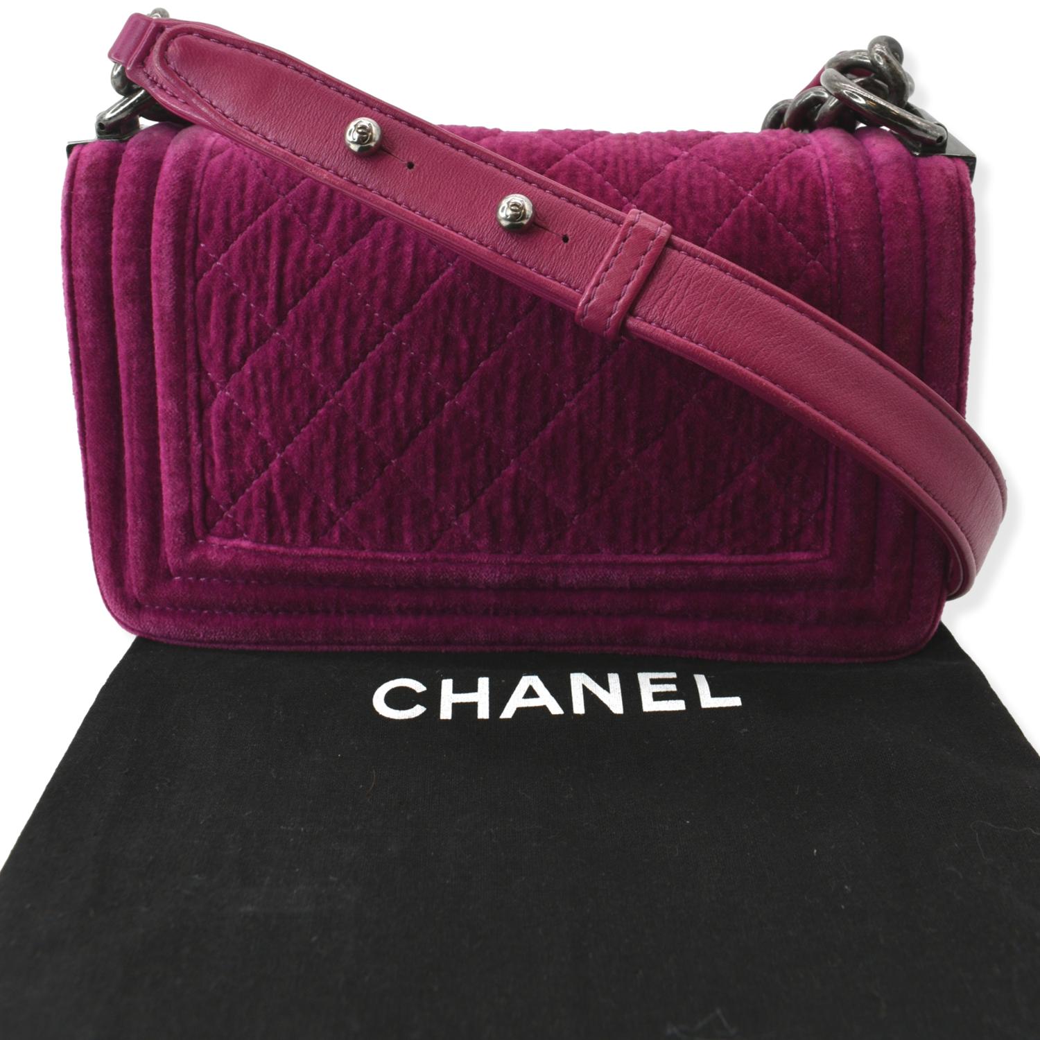 Louis Vuitton CHANEL Boy CC Velvet Fuchsia Travel Bag