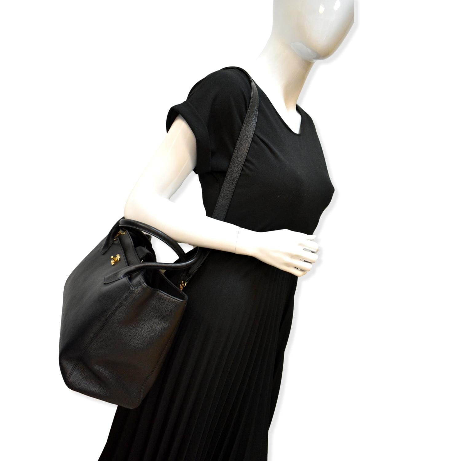 Chanel Cerf Executive Shopper Leather Black Travel Bag