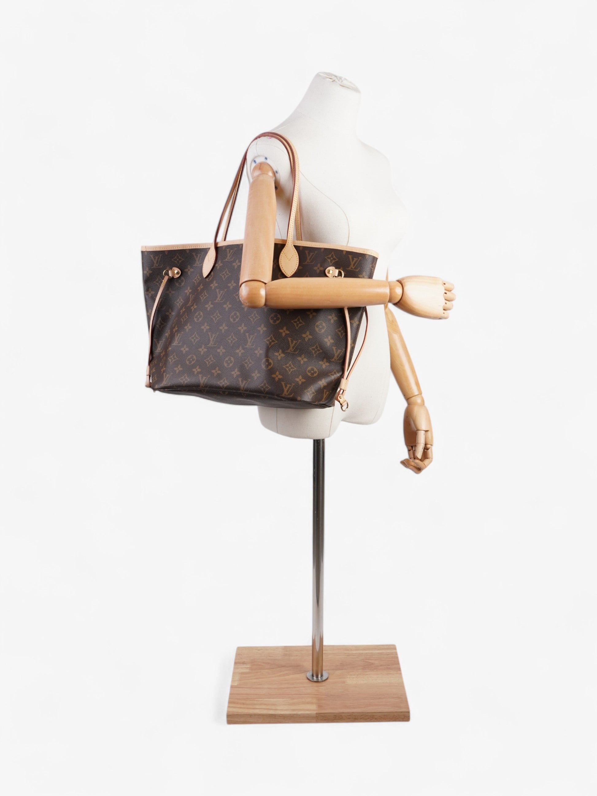 Louis Vuitton Neverfull Coated MM Monogram Canvas Coated Canvas Apparel Mm 46