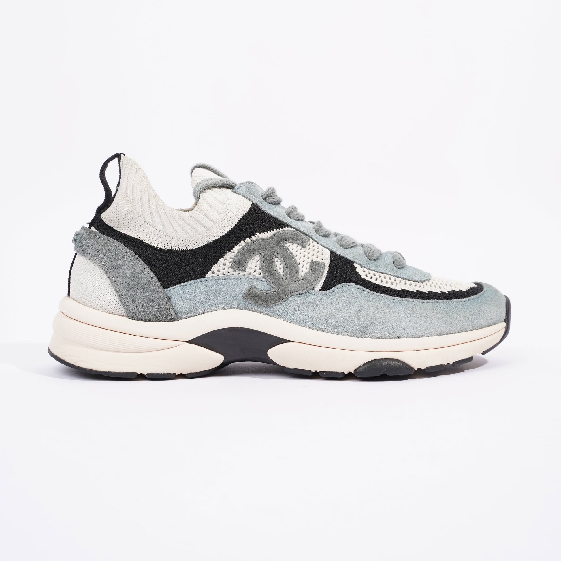 Chanel CC Logo Knit Sneaker White   Blue   Black Suede EU 38.5 UK 5.5