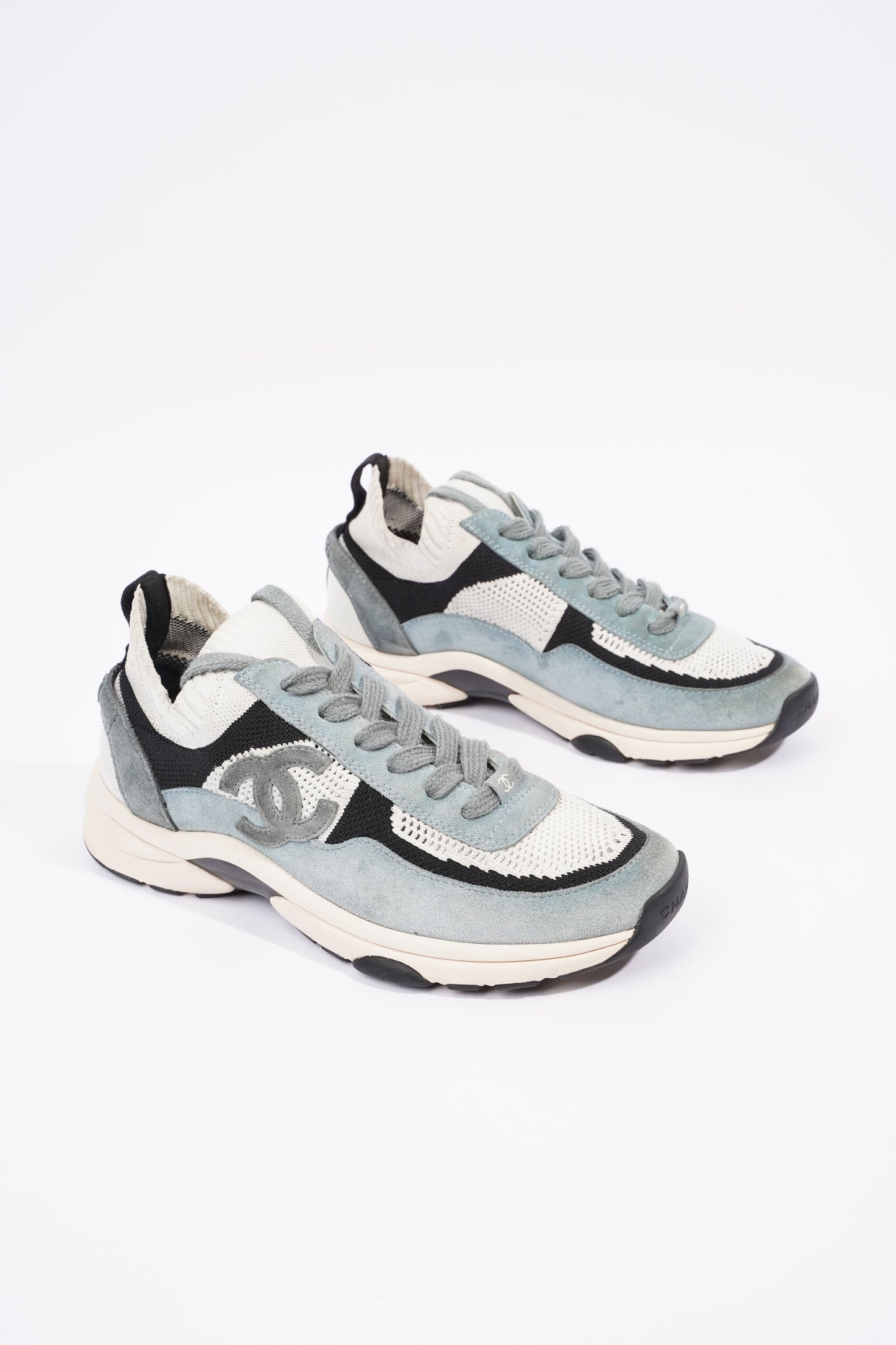 Chanel CC Logo Knit Sneaker White   Blue   Black Suede EU 38.5 UK 5.5