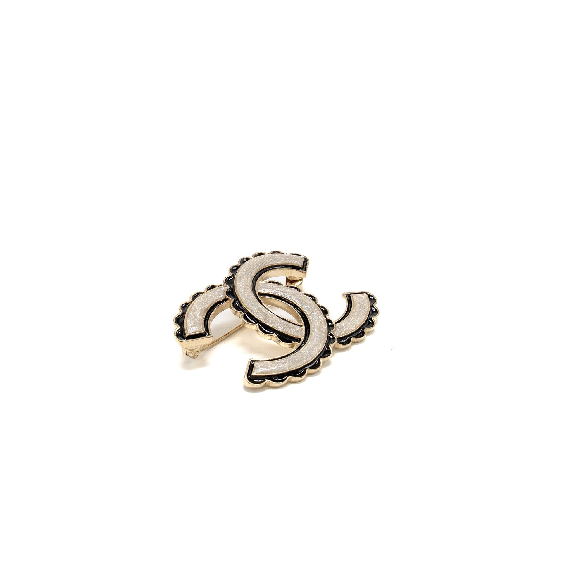 Chanel CC logo brooch Black Grey Handbag