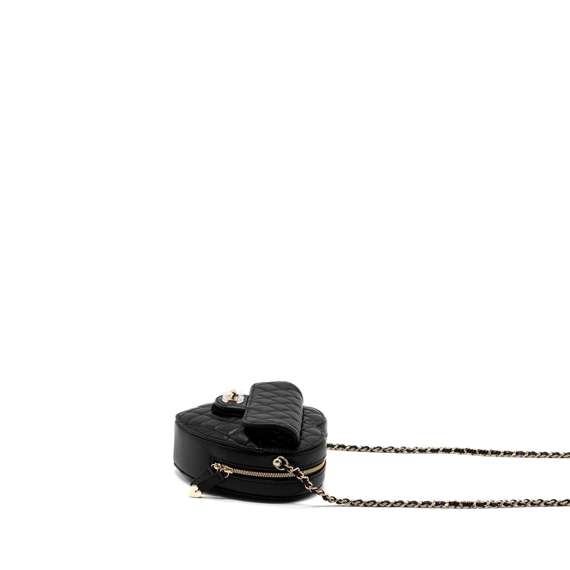 Chanel 22S Heart Lambskin LGHW Microchip Black Handbag Microchip 2