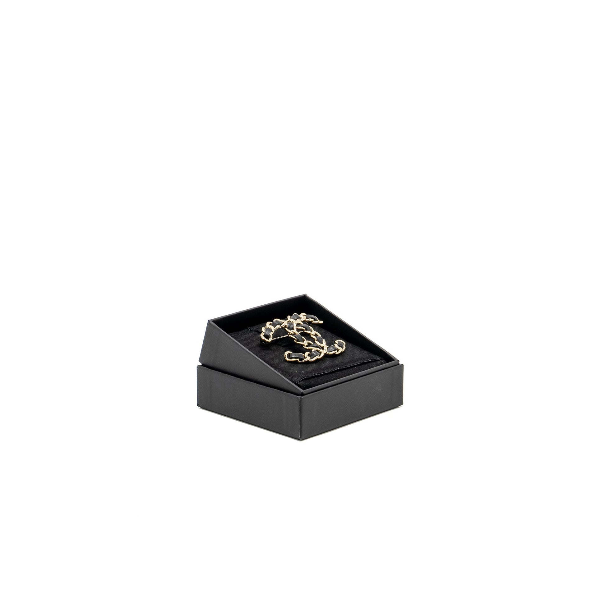 Chanel CC Logo Brooch LGHW Leather Handbag