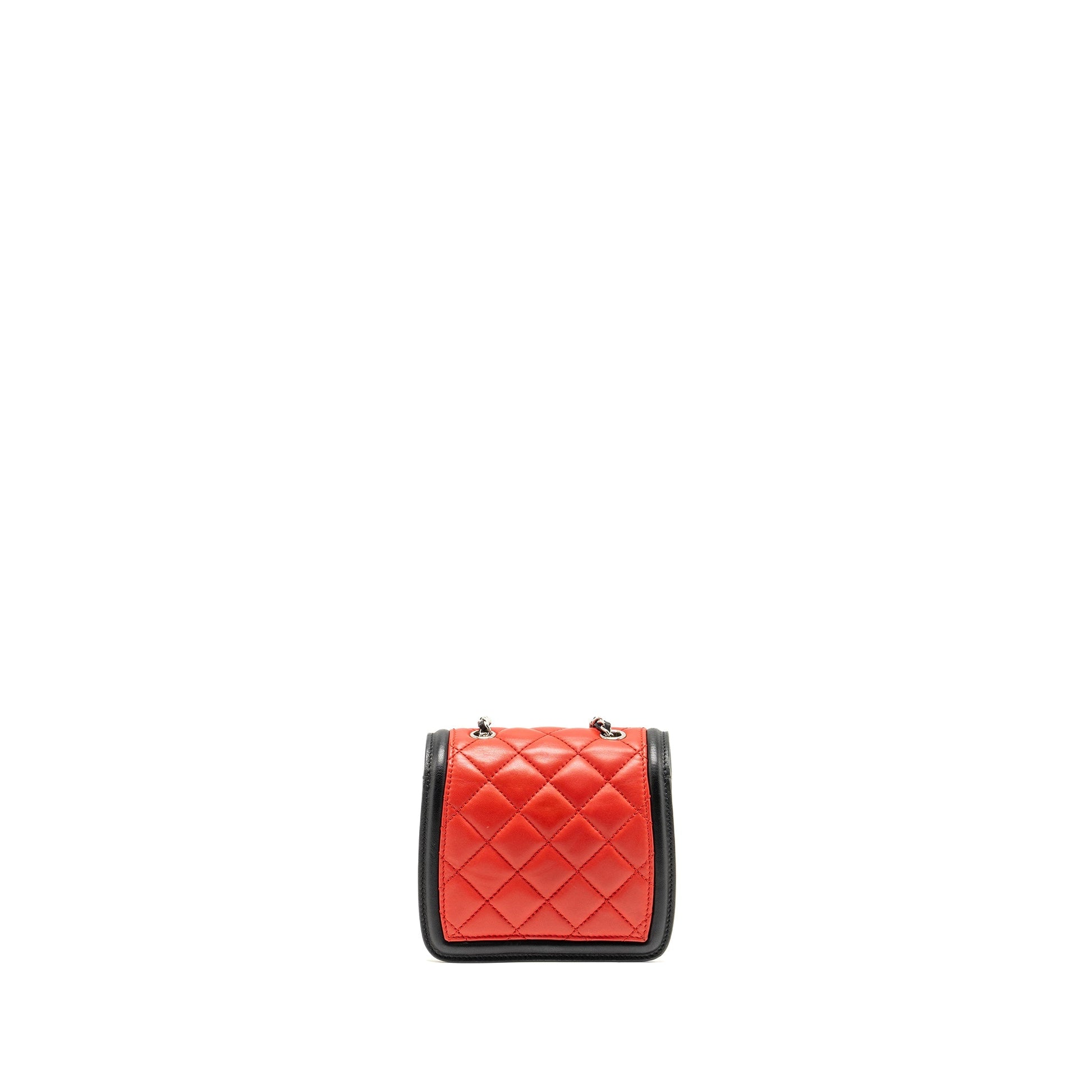 Chanel Tricolor Graphic Flap Lambskin SHW Black White Red Shoulder Bag