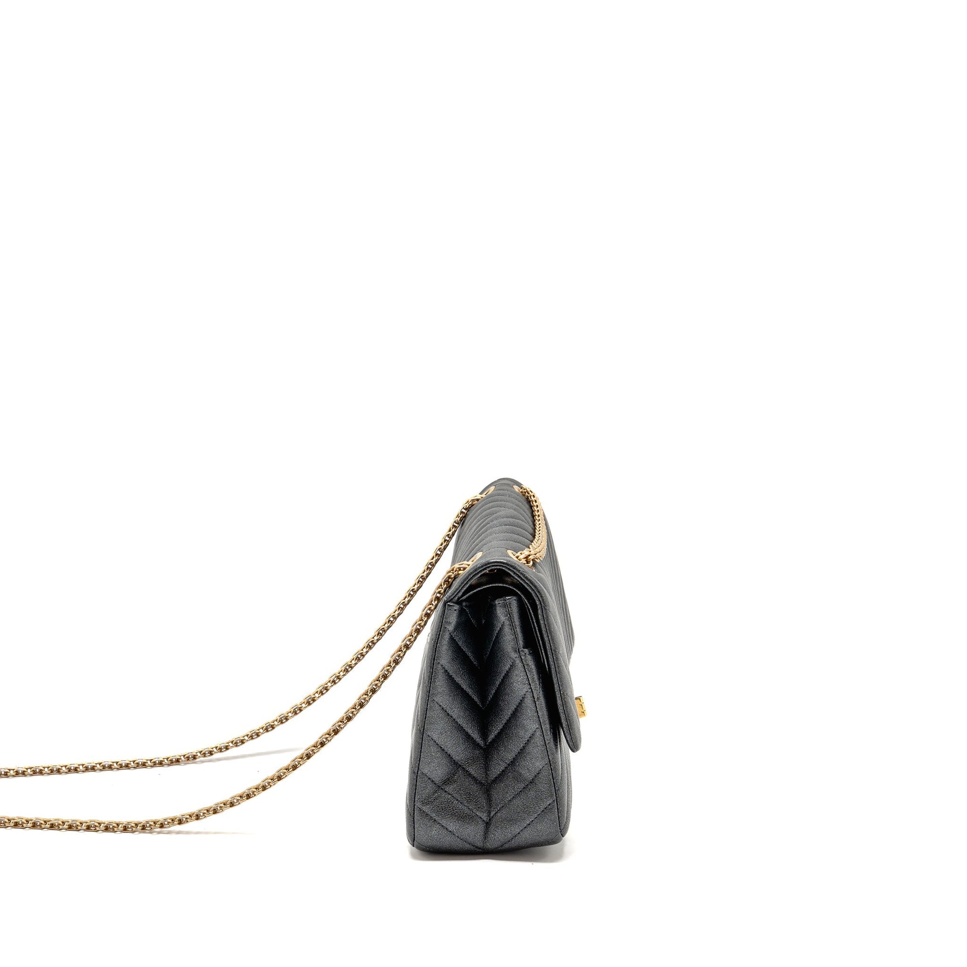 Chanel 2.55 226 Reissue Double Flap Chevron Black Shoulder Bag