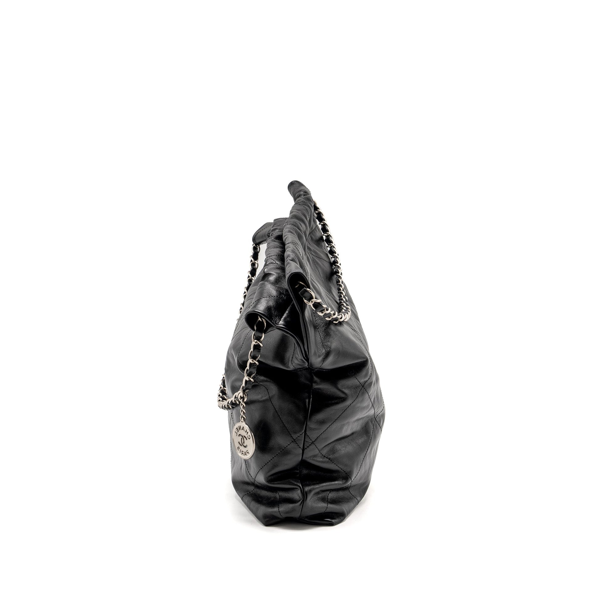 Chanel 22 Shiny Calfskin SHW microchip Black Handbag
