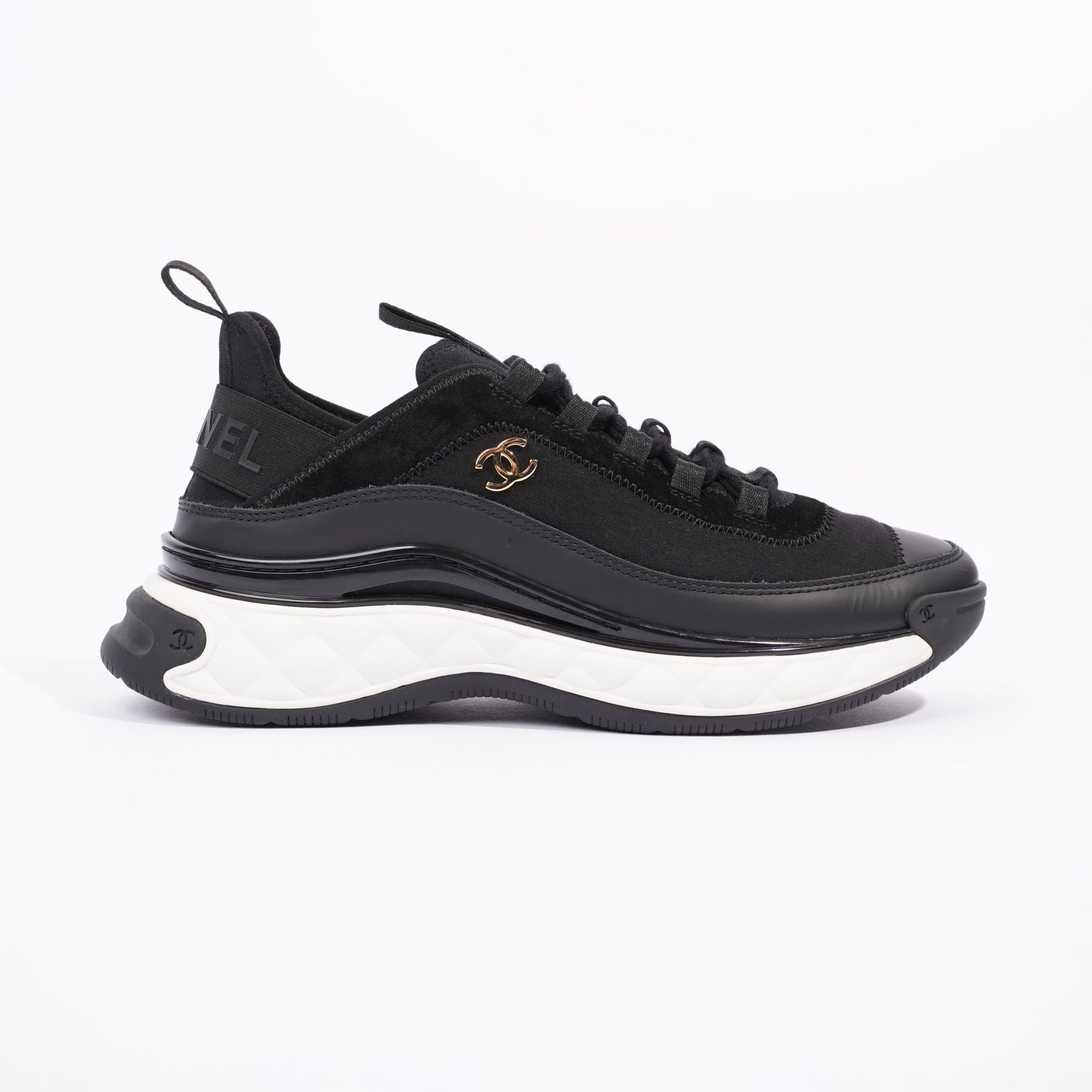 Chanel CC Logo Runners Black   White EU 40   UK 7