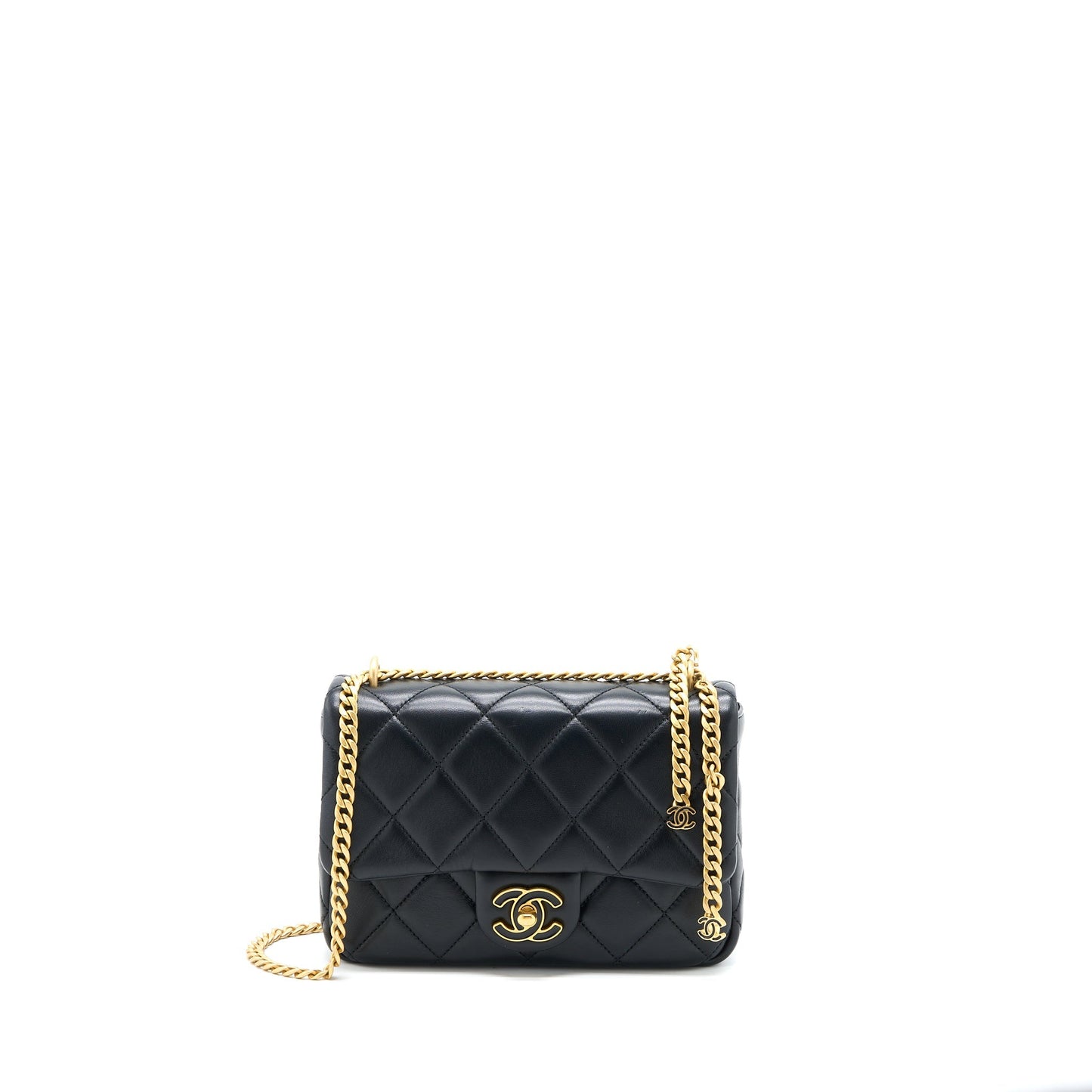 Chanel 22P Enemal Flap Lambskin GHW Microchip Black Shoulder Bag