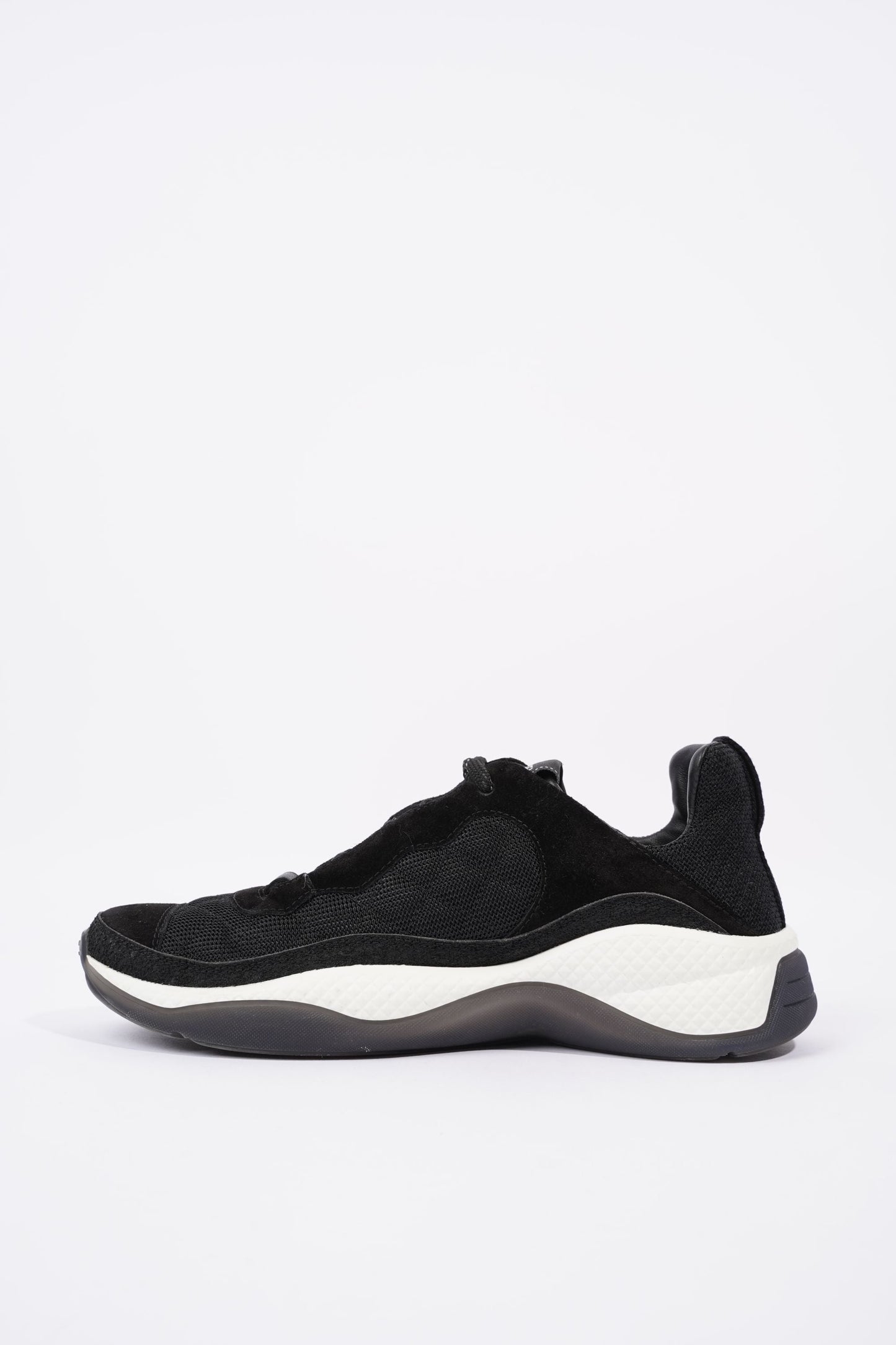 Chanel CC Logo Runners Black   White EU 40.5   UK 7.5