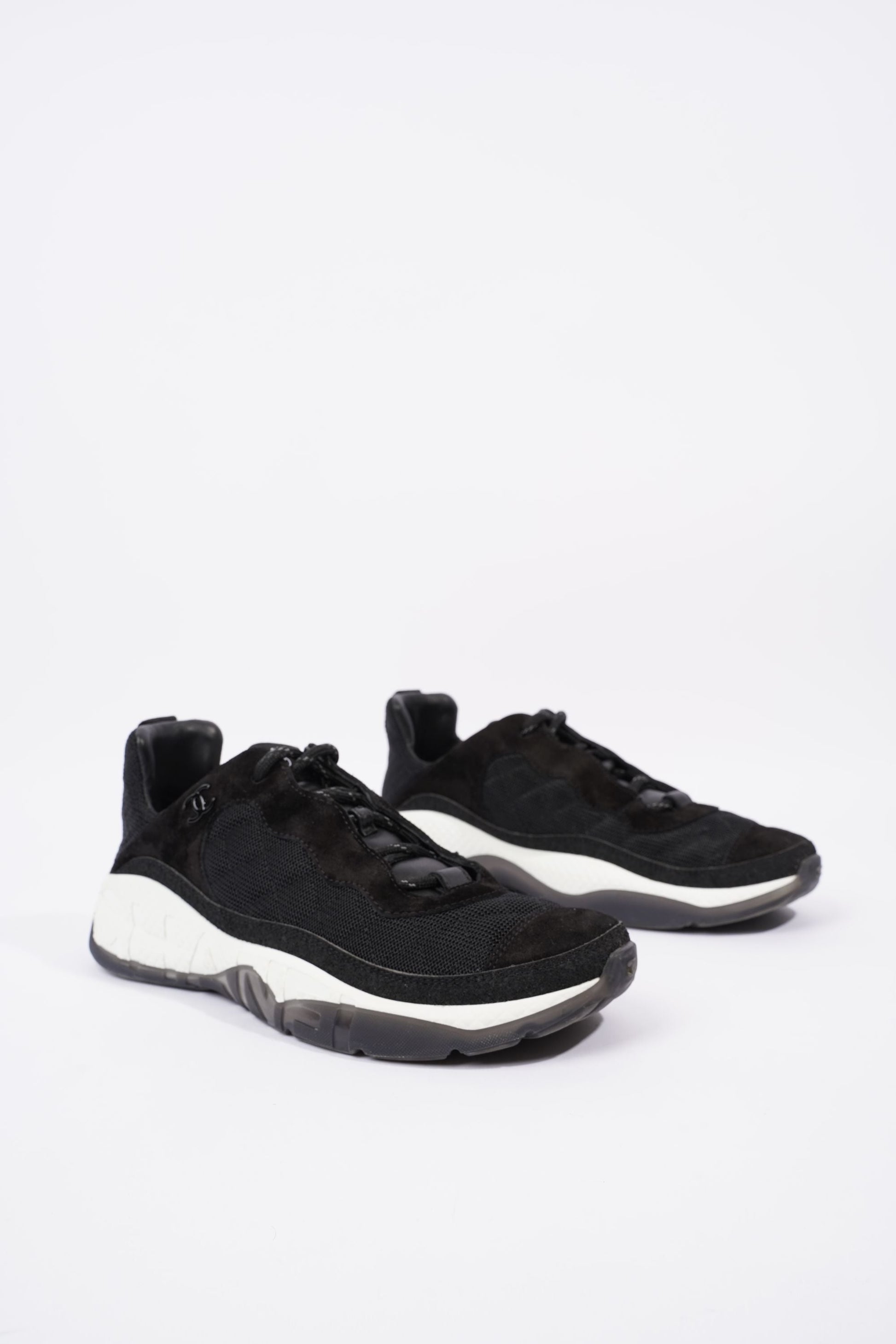 Chanel CC Logo Runners Black   White EU 40.5   UK 7.5