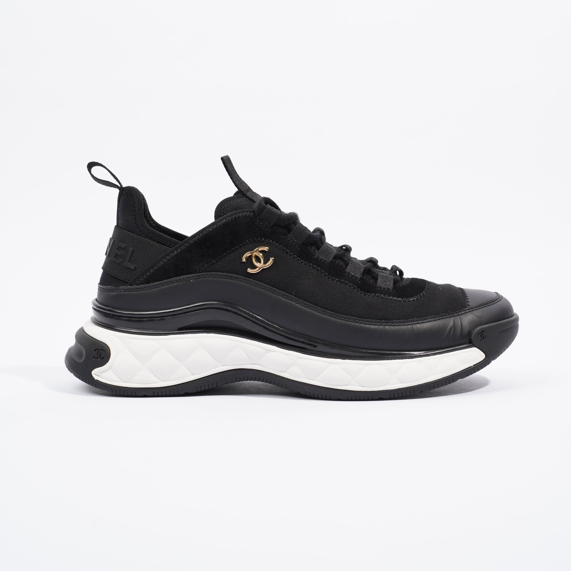 Chanel CC Logo Black   White EU 40   UK 7