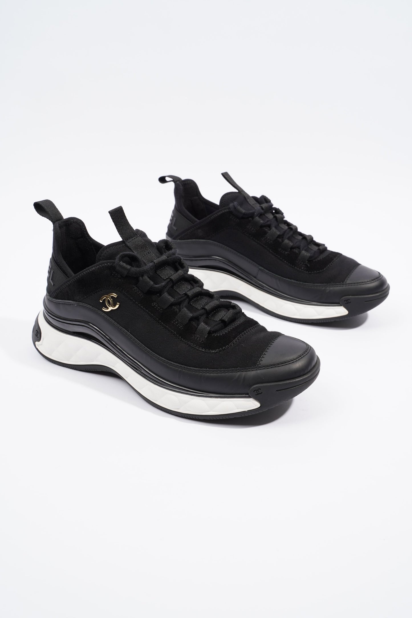 Chanel CC Logo Black   White EU 40   UK 7