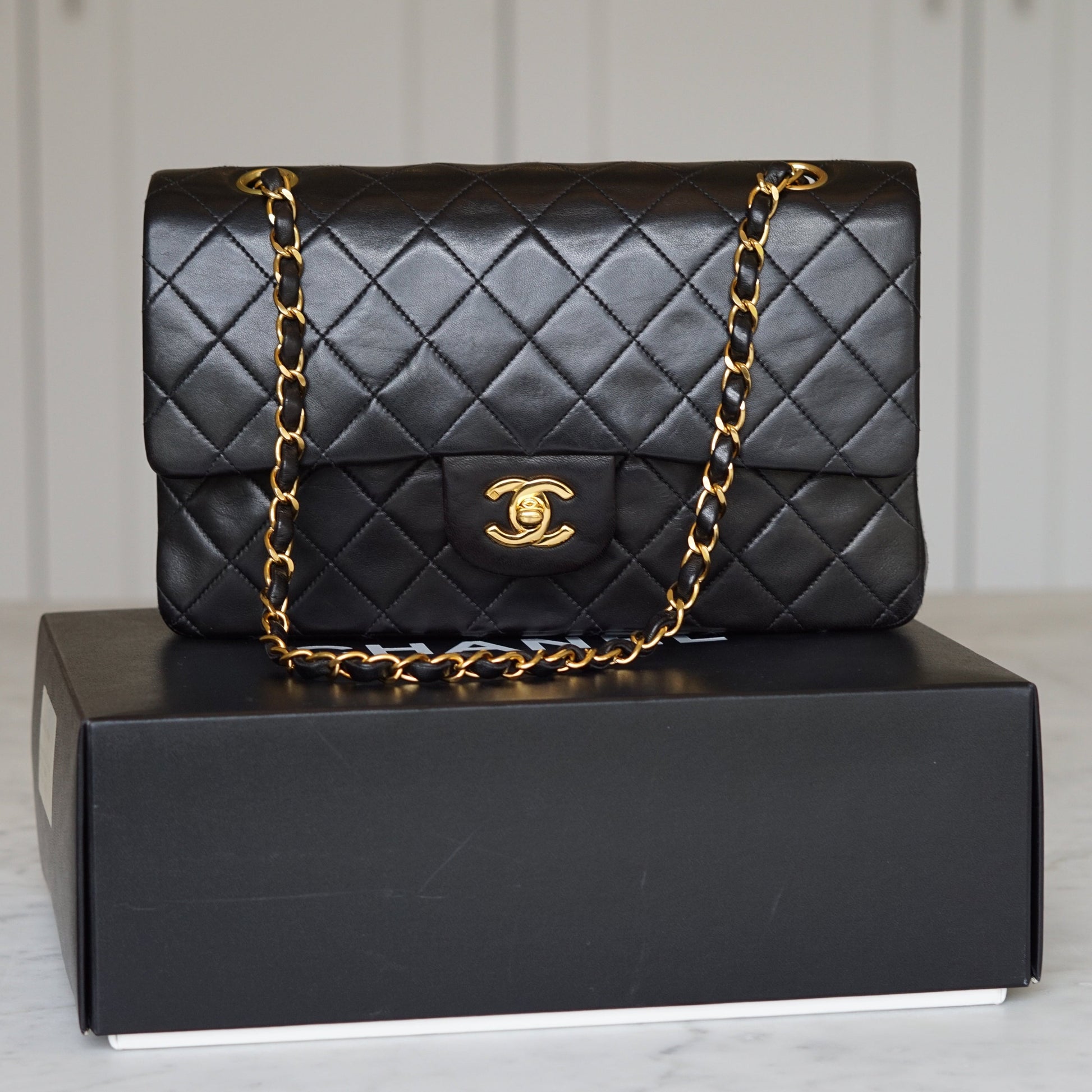 CHANEL CLASSIC MEDIUM BAG