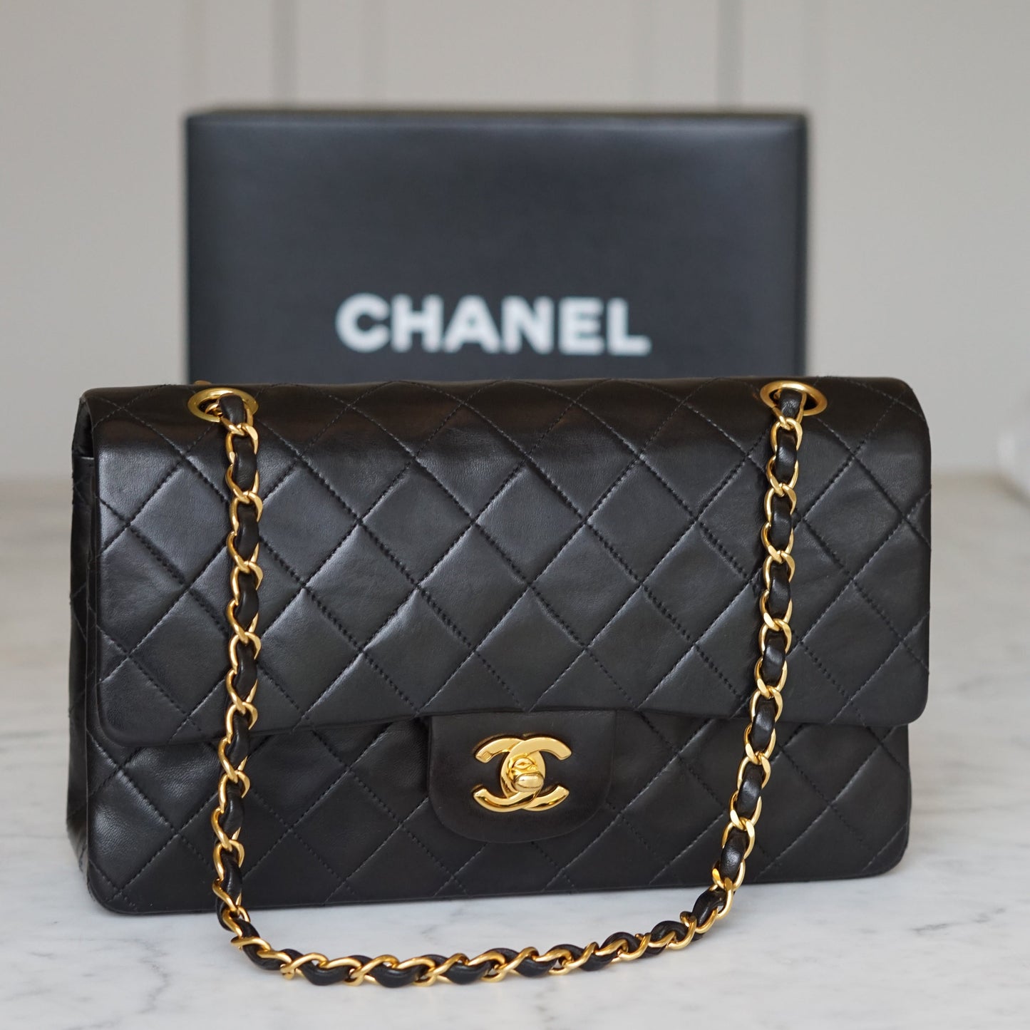 CHANEL CLASSIC MEDIUM BAG