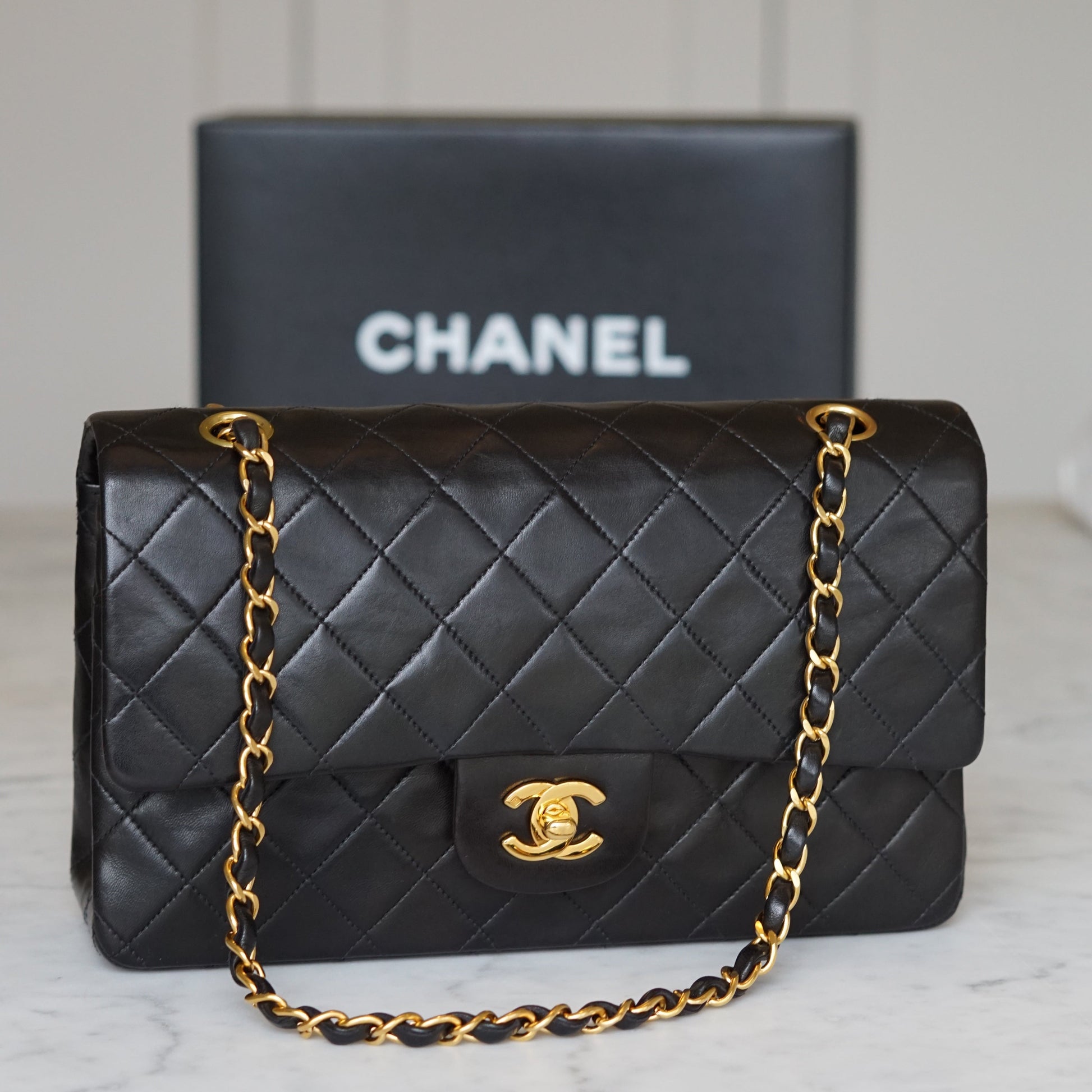 CHANEL CLASSIC MEDIUM BAG