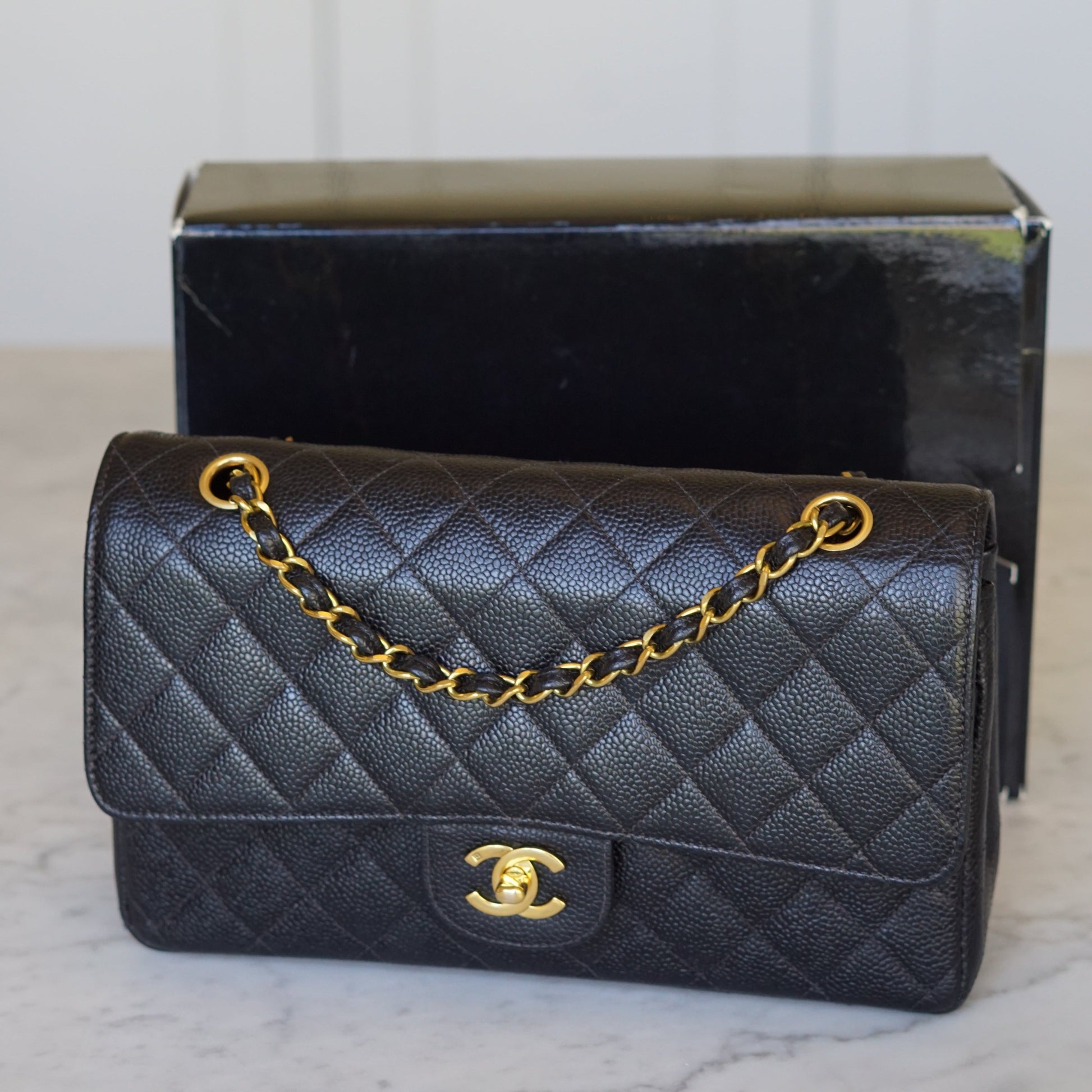CHANEL CLASSIC MEDIUM BAG