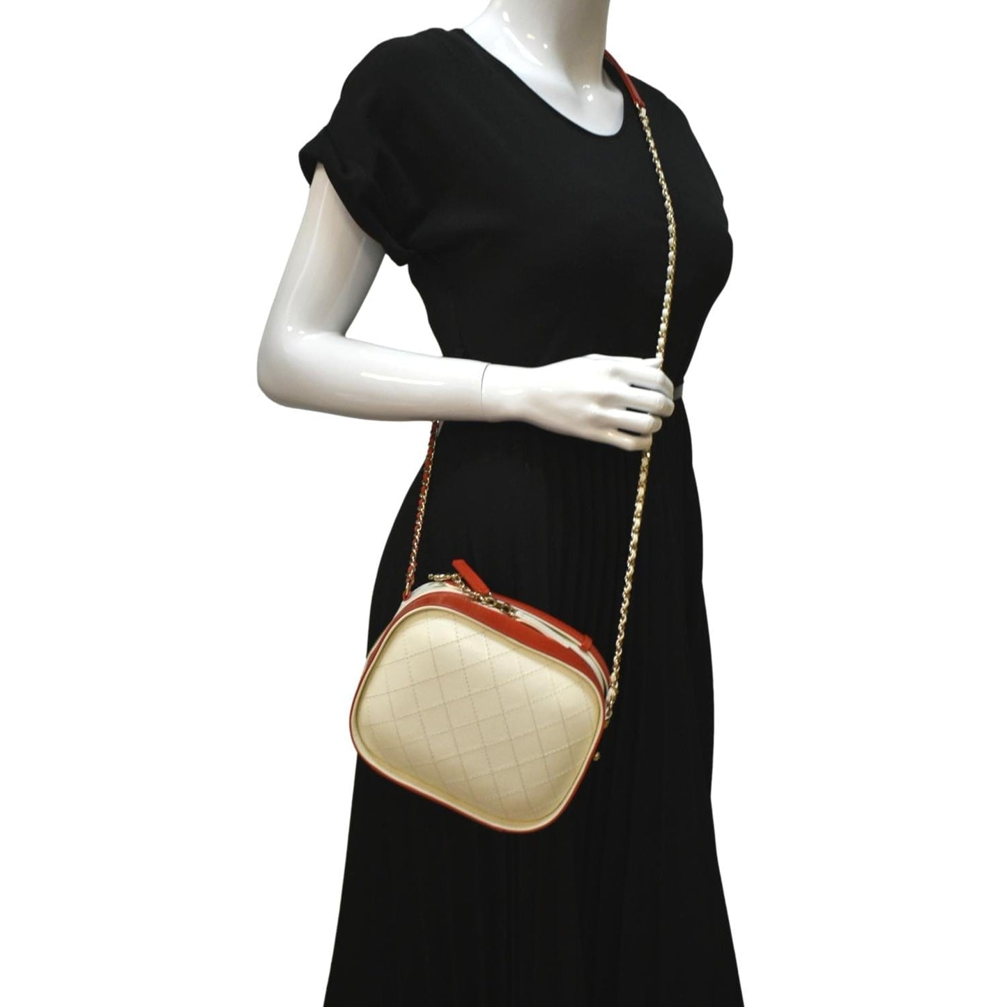Chanel Crumpled Vanity Leather Calfskin Red Travel Bag
