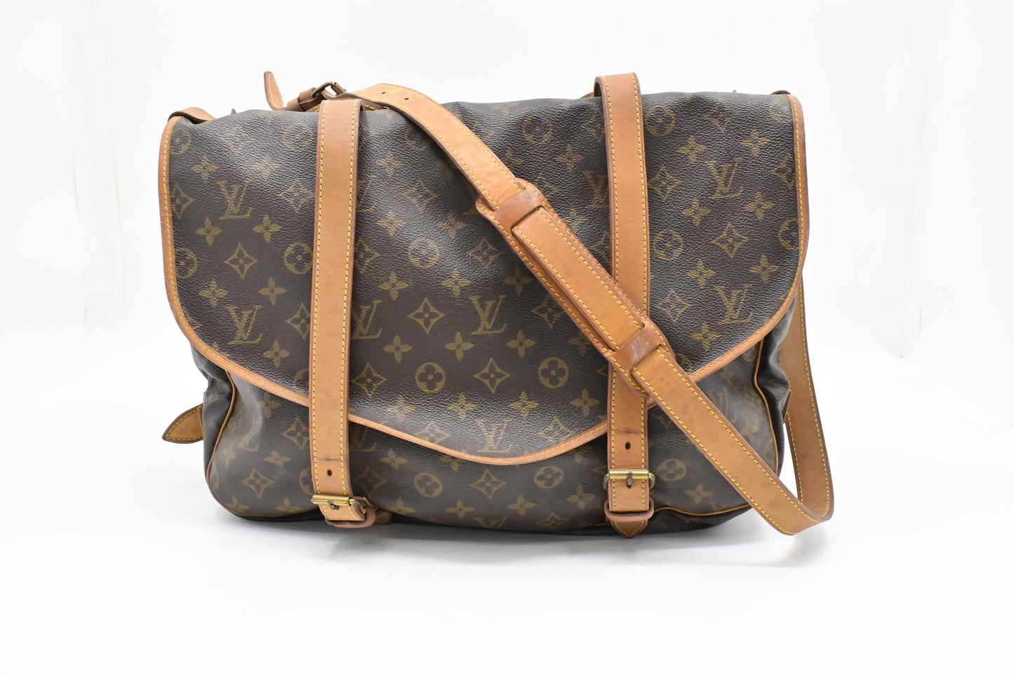 Louis Vuitton Saumur 43 Monogram Canvas Handbag