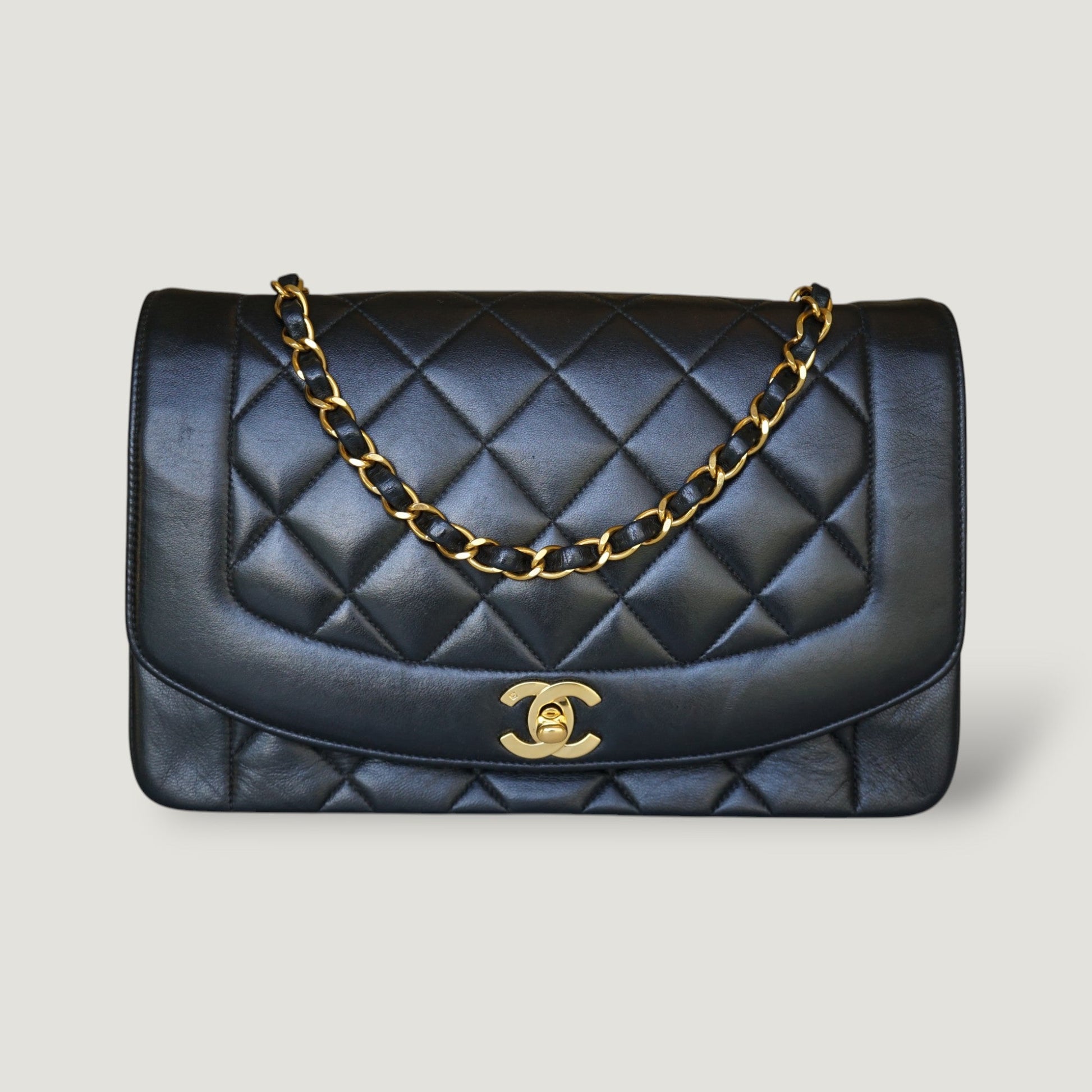 CHANEL DIANA MEDIUM BAG