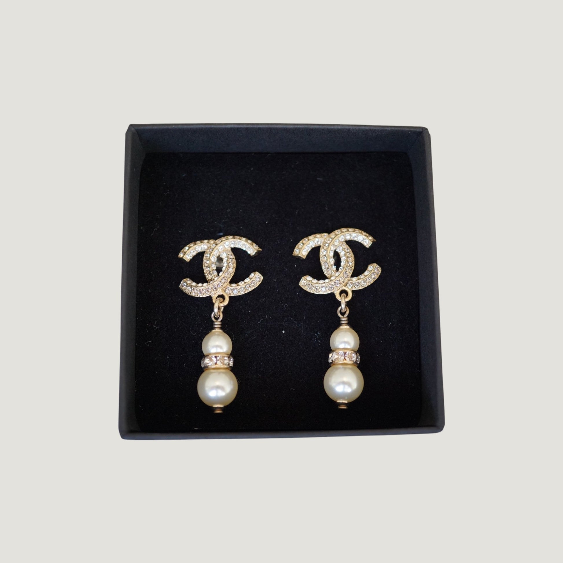 CHANEL EARRINGS | PEARLS