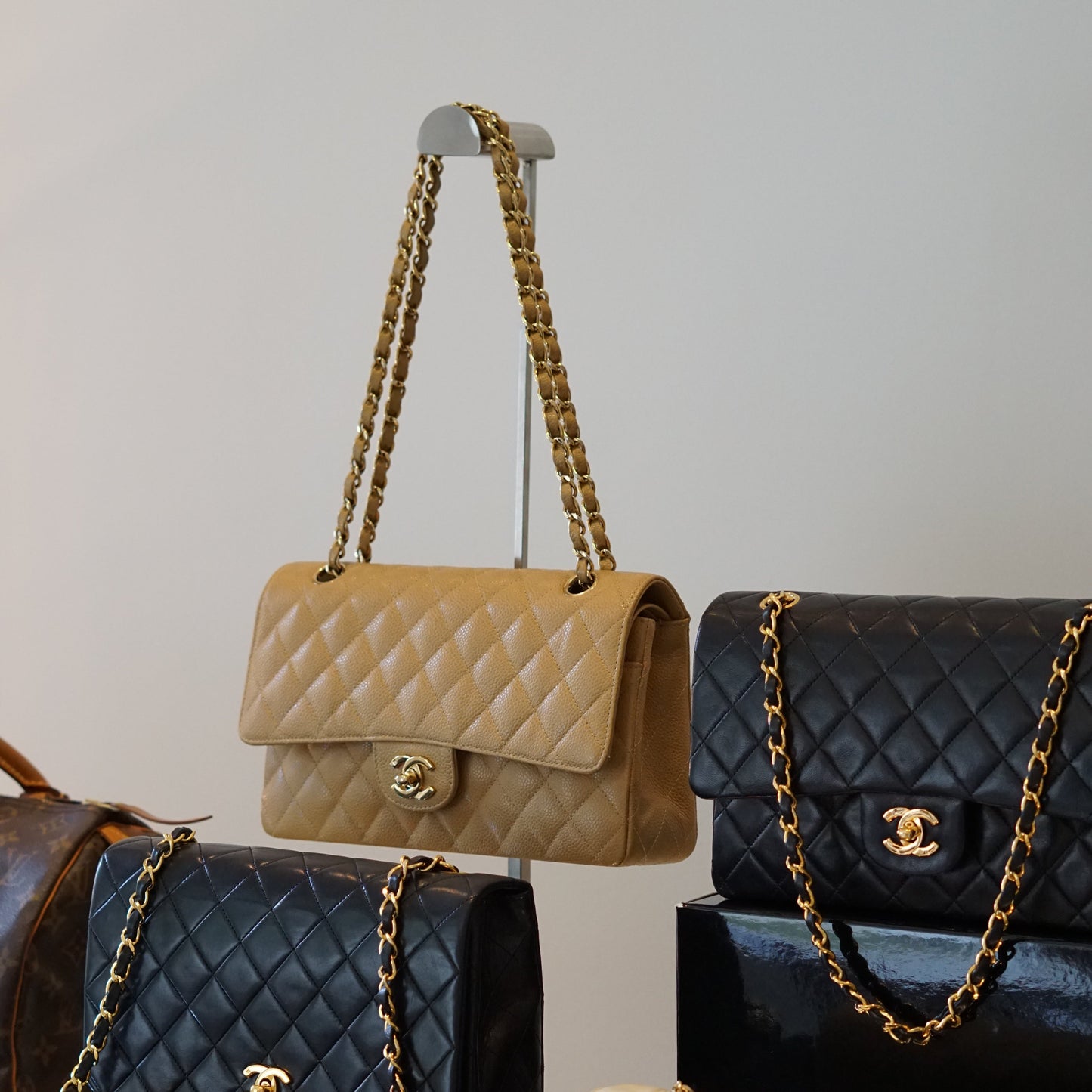 CHANEL CLASSIC MEDIUM BAG