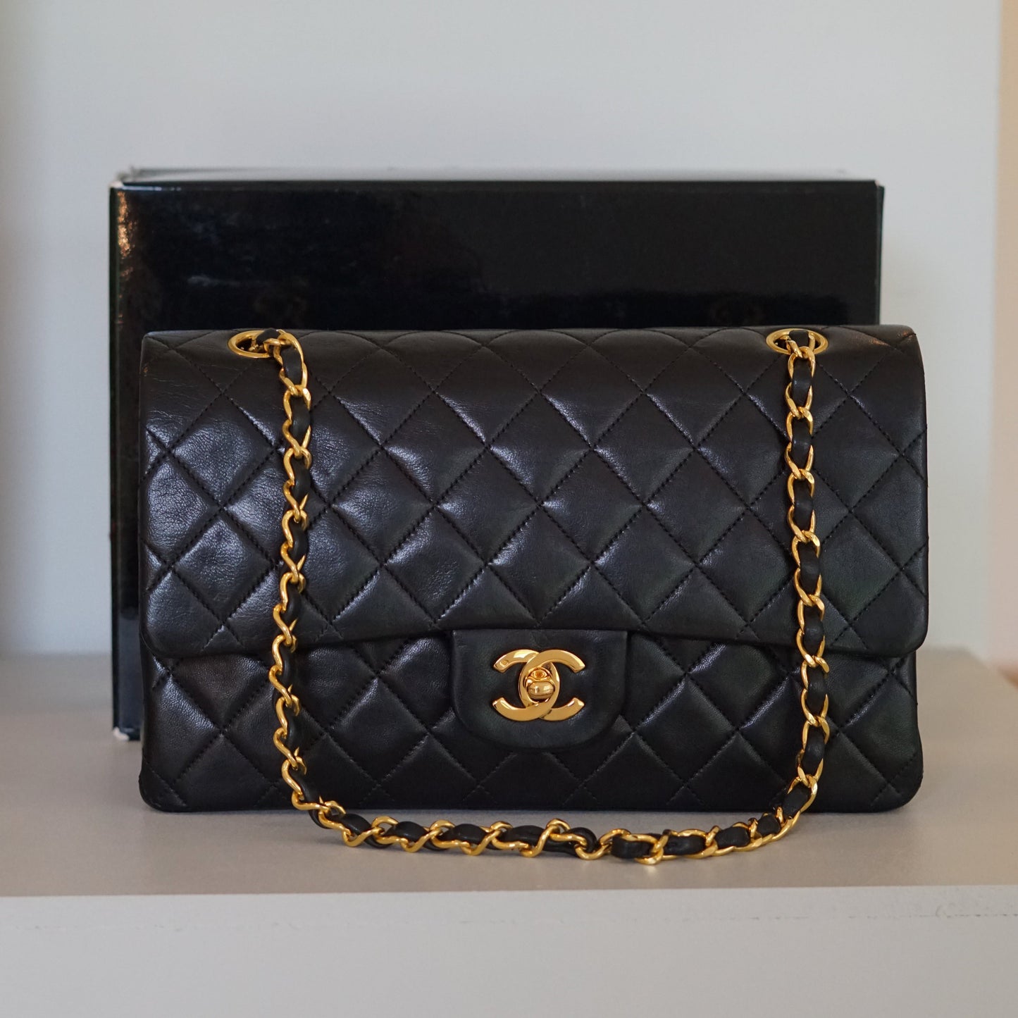 CHANEL CLASSIC MEDIUM BAG